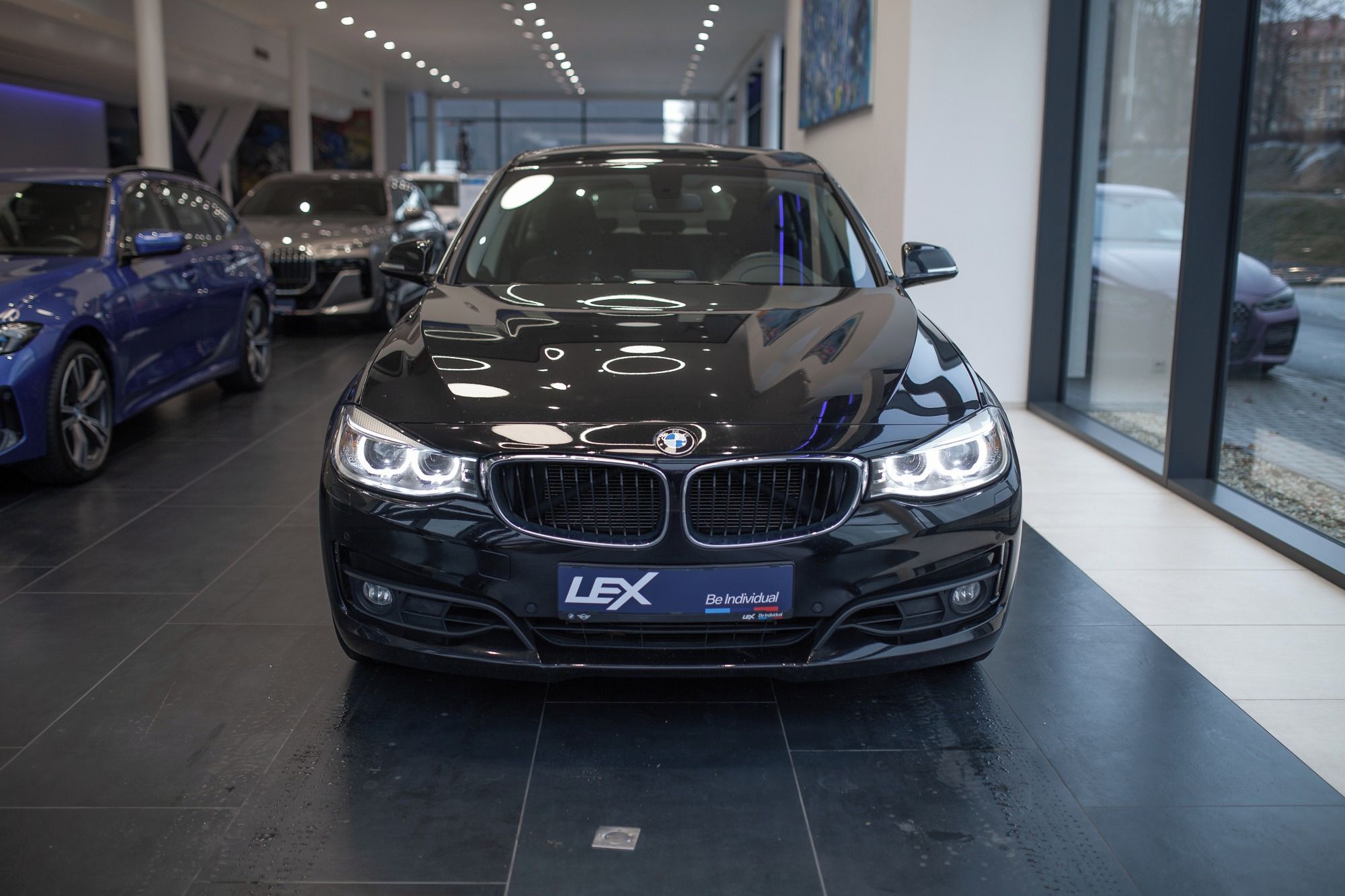 BMW Řada 3, 320i xDrive GT - fotka 2