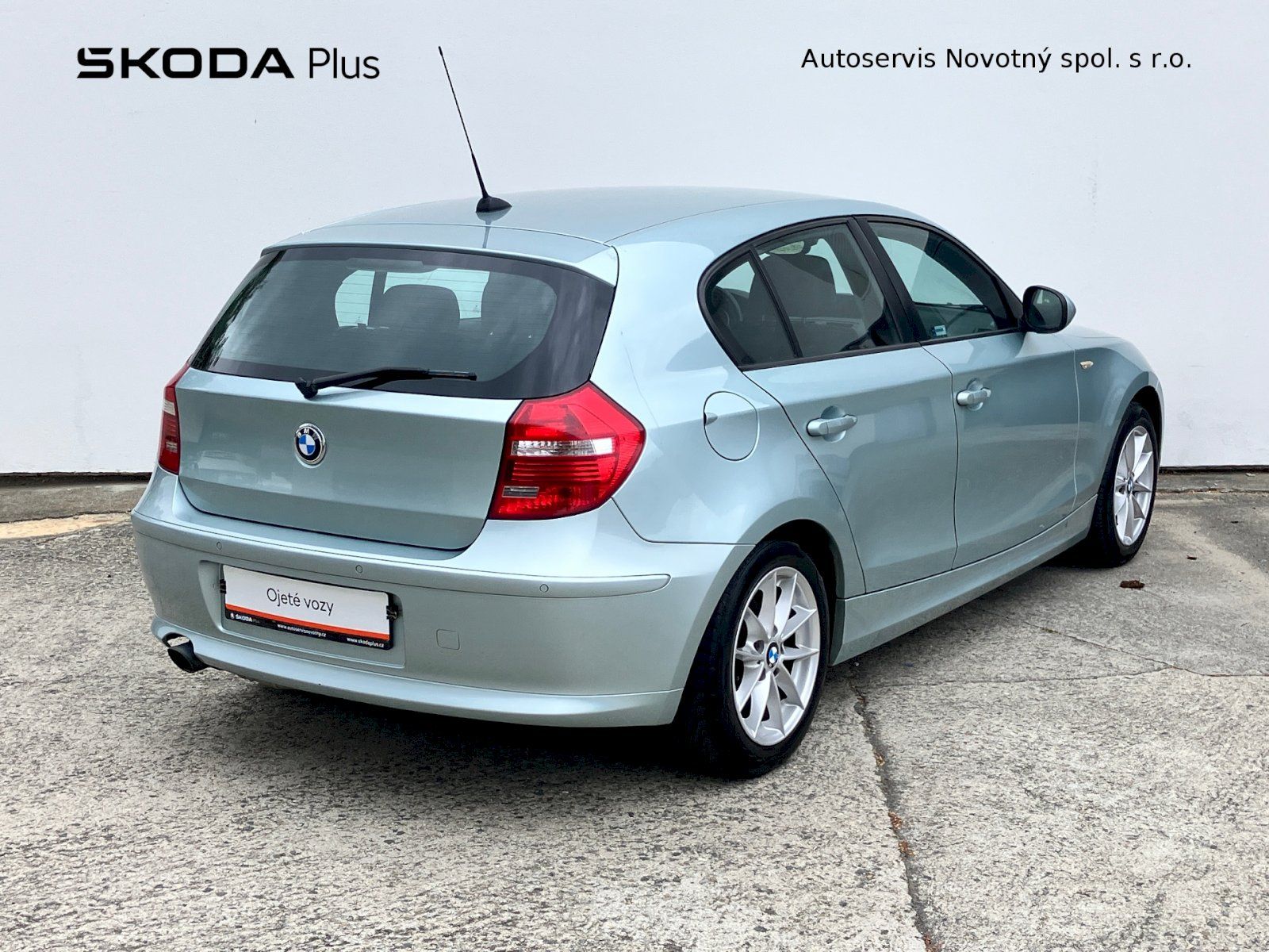 BMW Řada 1, 2.0 / 90 kW / 116i kombi - fotka 2