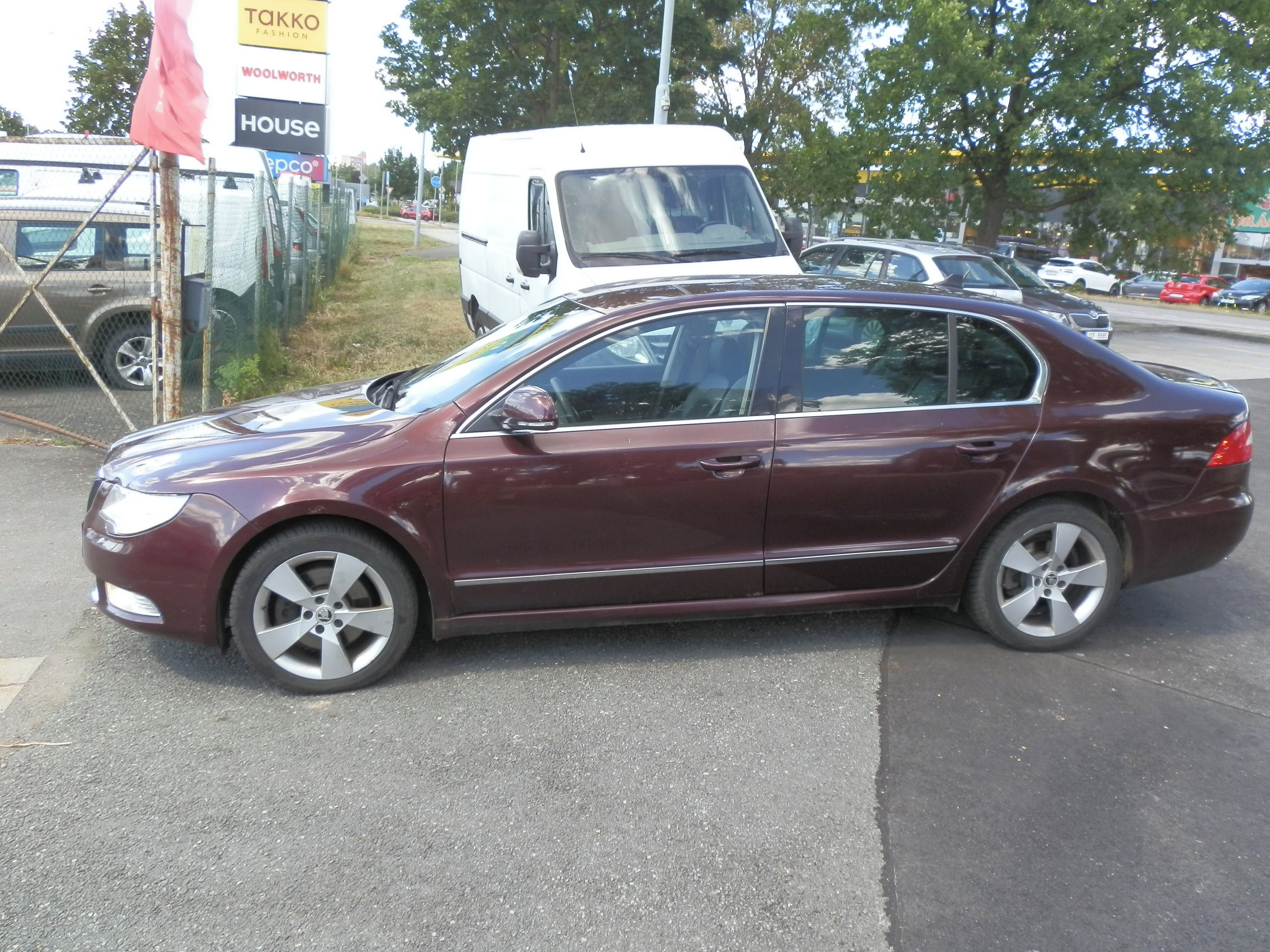 Škoda Superb, 2,0 TDi DSG - fotka 2
