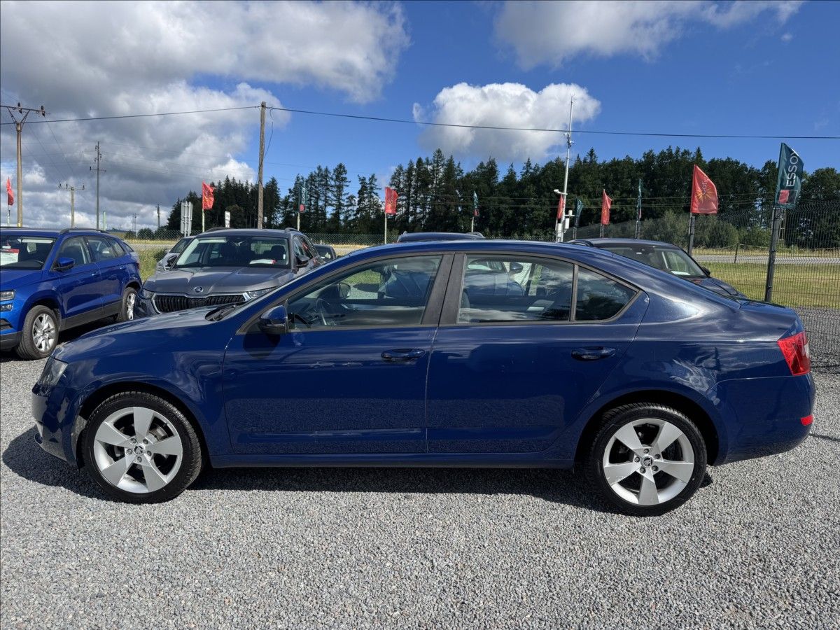 Škoda Octavia, 1,6   TDI 77KW BLUETOOTH - fotka 4