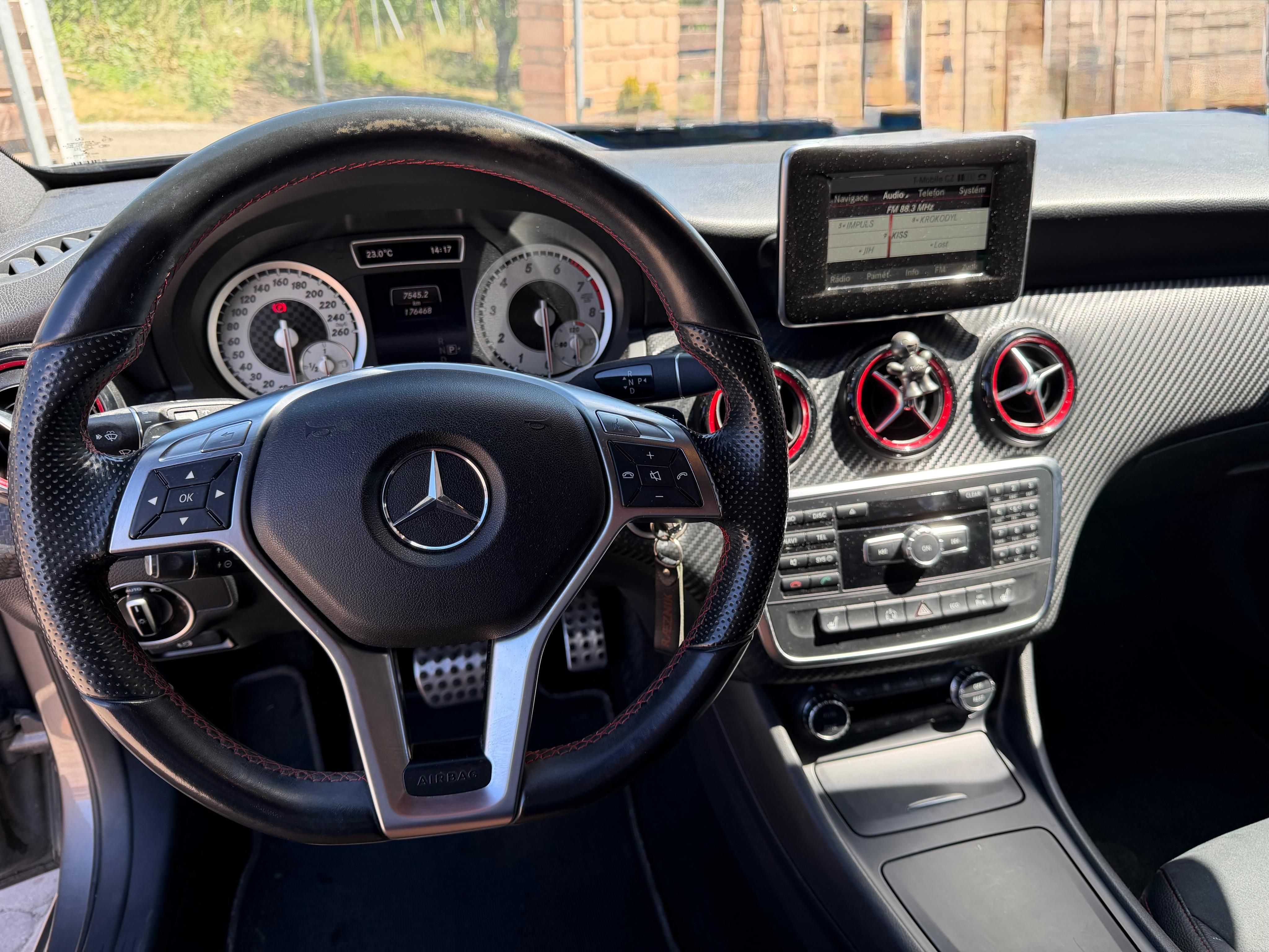 Mercedes-Benz Třídy A, Mercedes Benz A250, 155kW - fotka 3