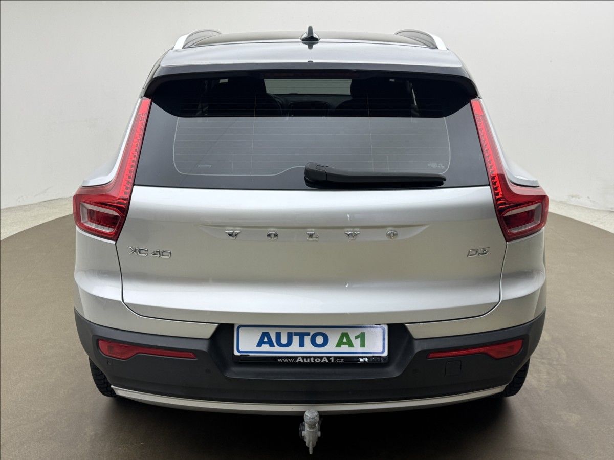 Volvo XC40, 2,0 D3 AUTOMAT VÝHŘEV TAŽNÉ - fotka 5