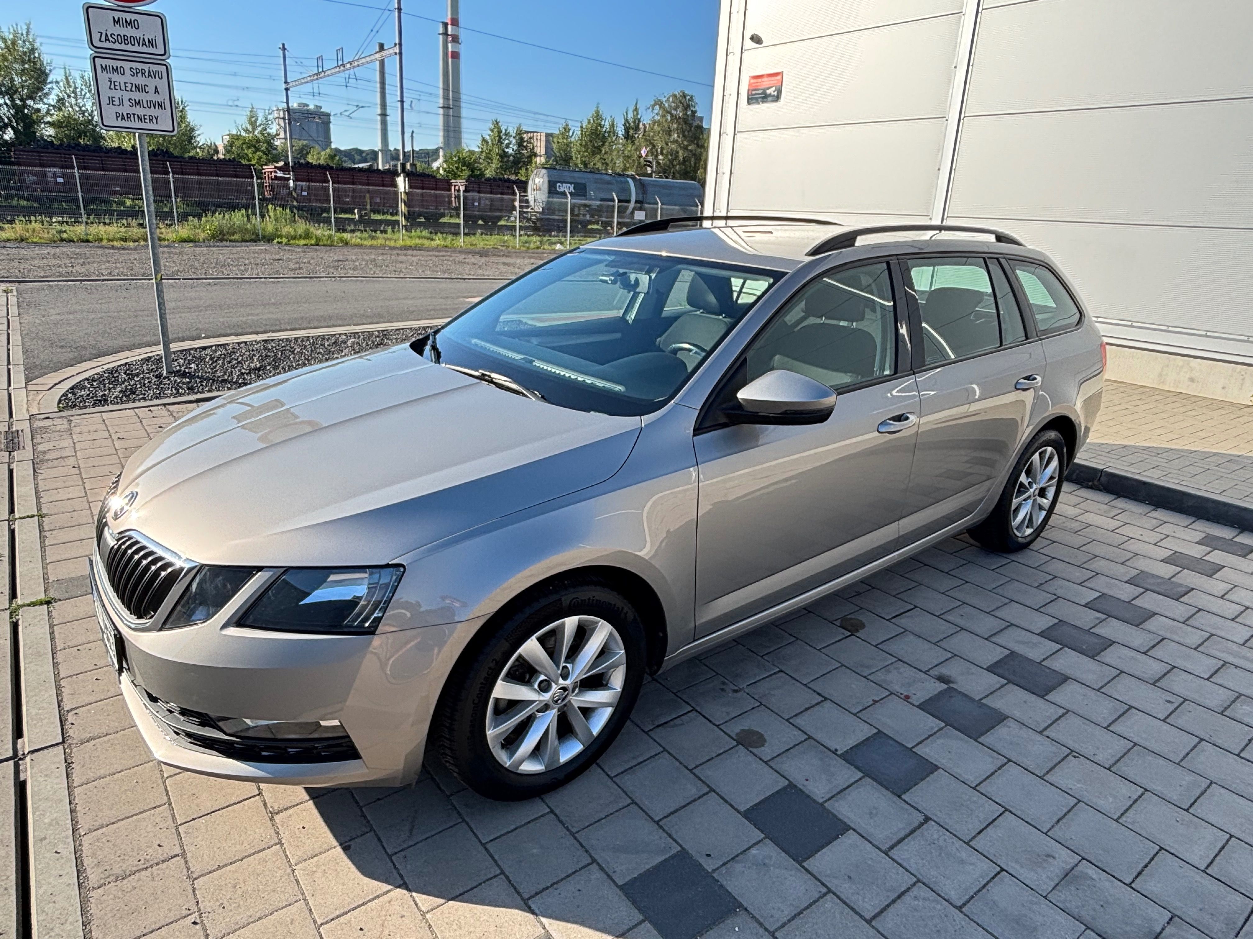 Škoda Octavia, 1.0 TSI 85kW DSG Ambition plus - fotka 3