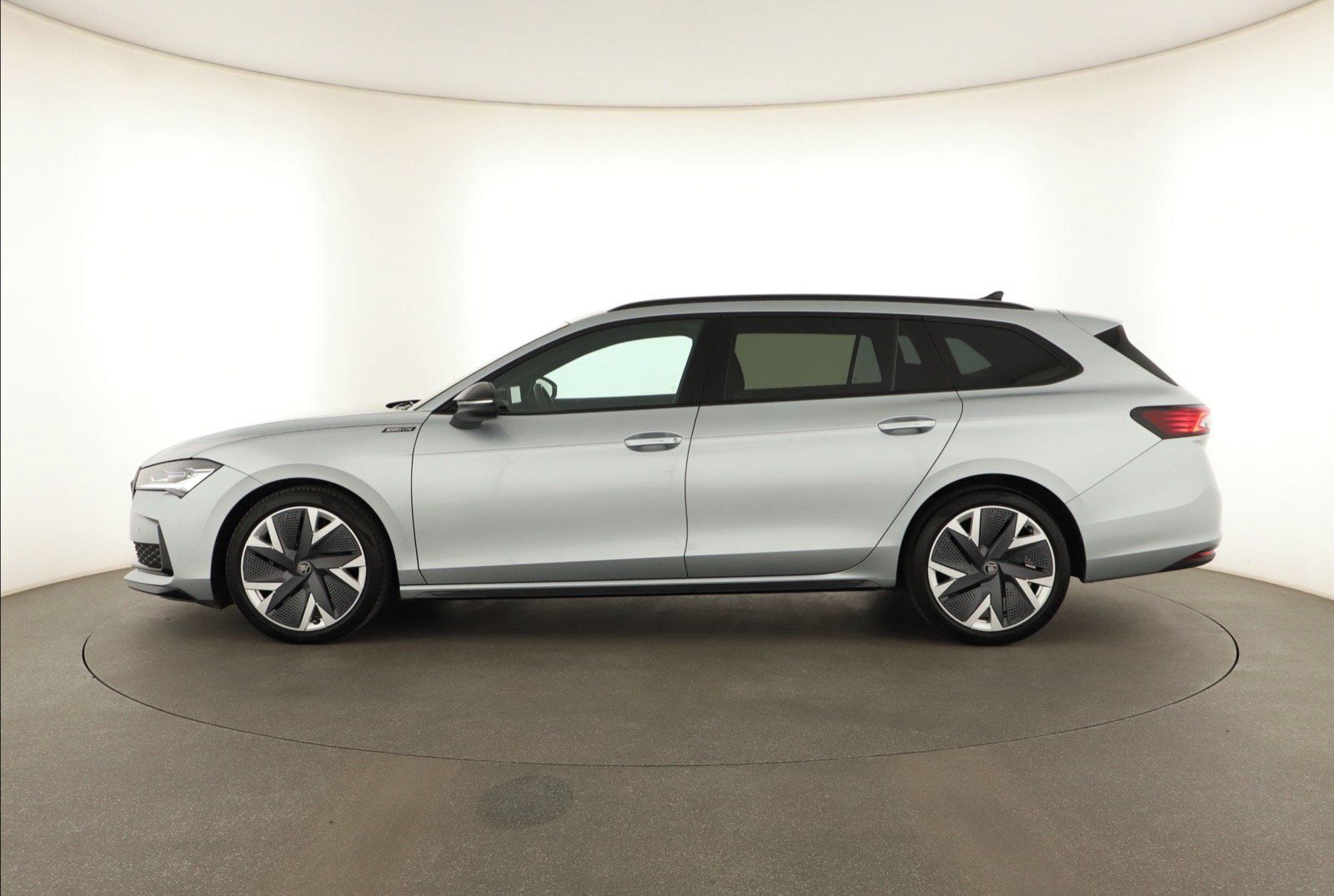 Škoda Superb, 2.0 TDI, SPORTLINE, DPH - fotka 3