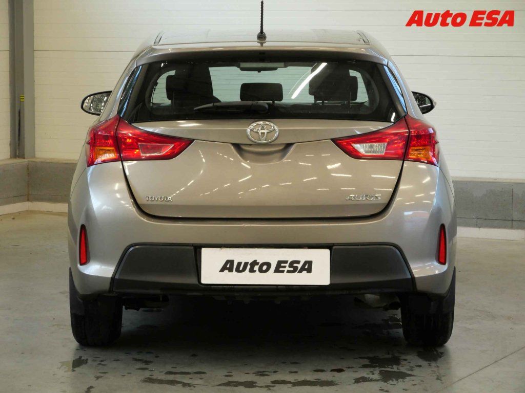 Toyota Auris, 1.3i,ČR,autoAC - fotka 5