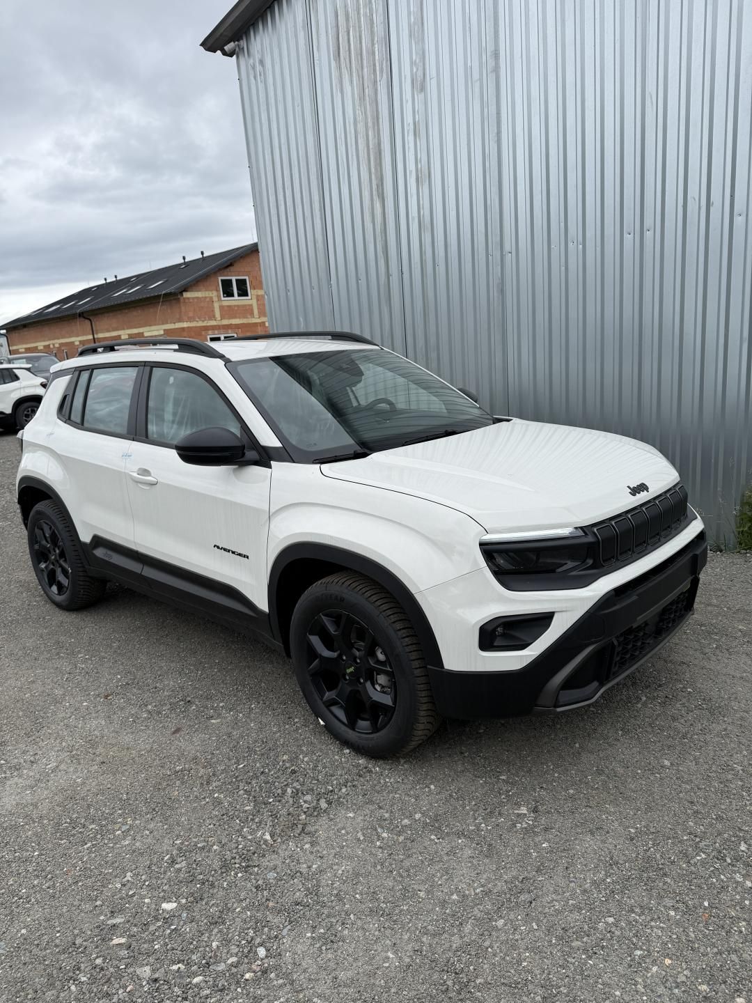 Jeep Avenger, 4xe Upland 1.2 Turbo e-Hybrid - fotka 3