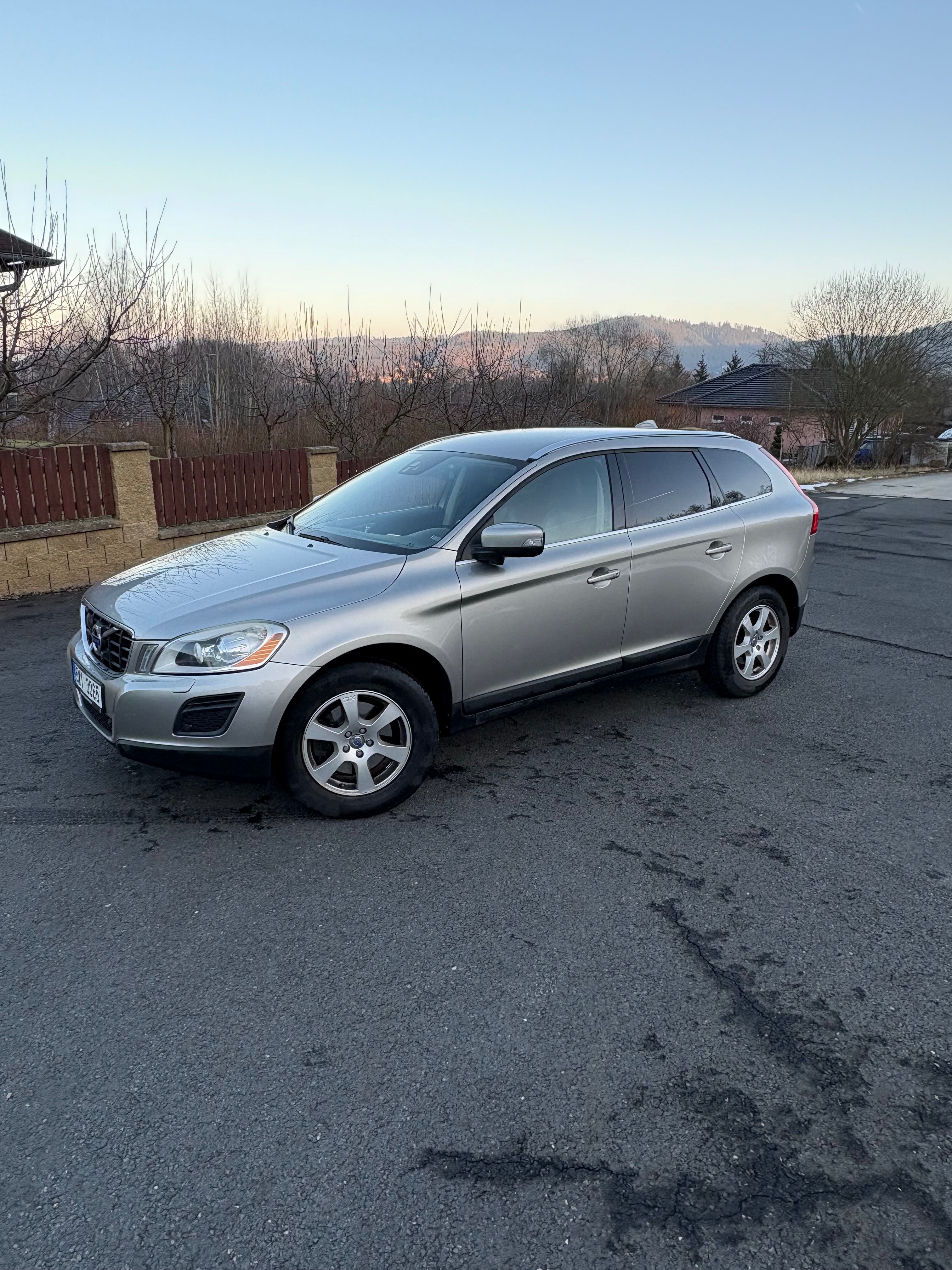 Volvo XC60, D5,158Kw,AWD,188000,MAX VÝBAVA - fotka 2