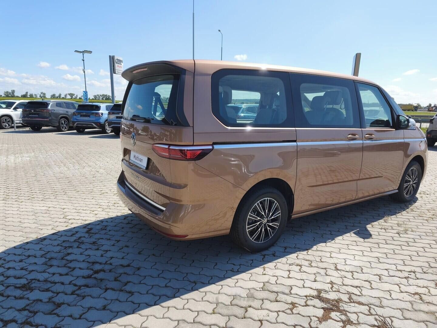 Volkswagen, Multivan Long Style 2,0 TSI 15 - fotka 5