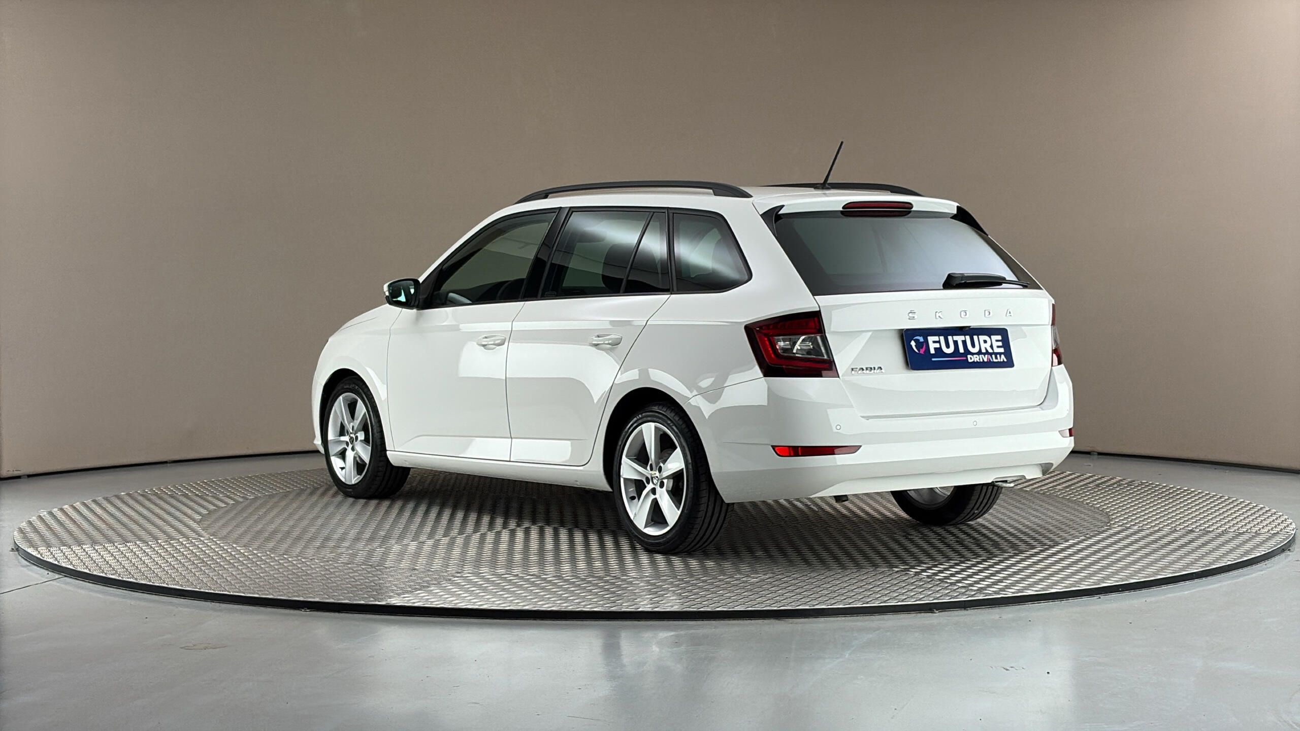 Škoda Fabia, 1.0 TSI Ambition Combi - fotka 2