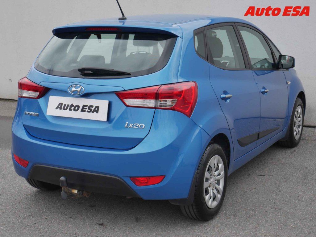 Hyundai ix20, 1.6i,ČR,servis.kniha,AC - fotka 4