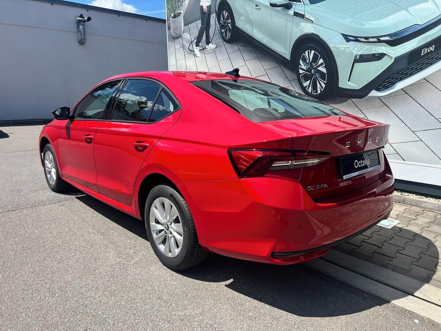 Škoda Octavia, Essence Liftback 85 kW - fotka 5