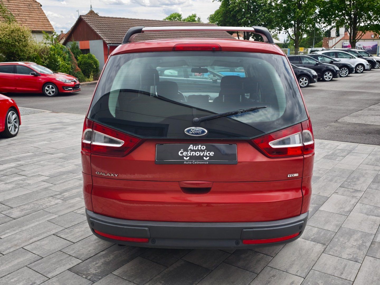 Ford Galaxy, 2,0 TDCi 103 Kw Ghia 7 míst - fotka 6