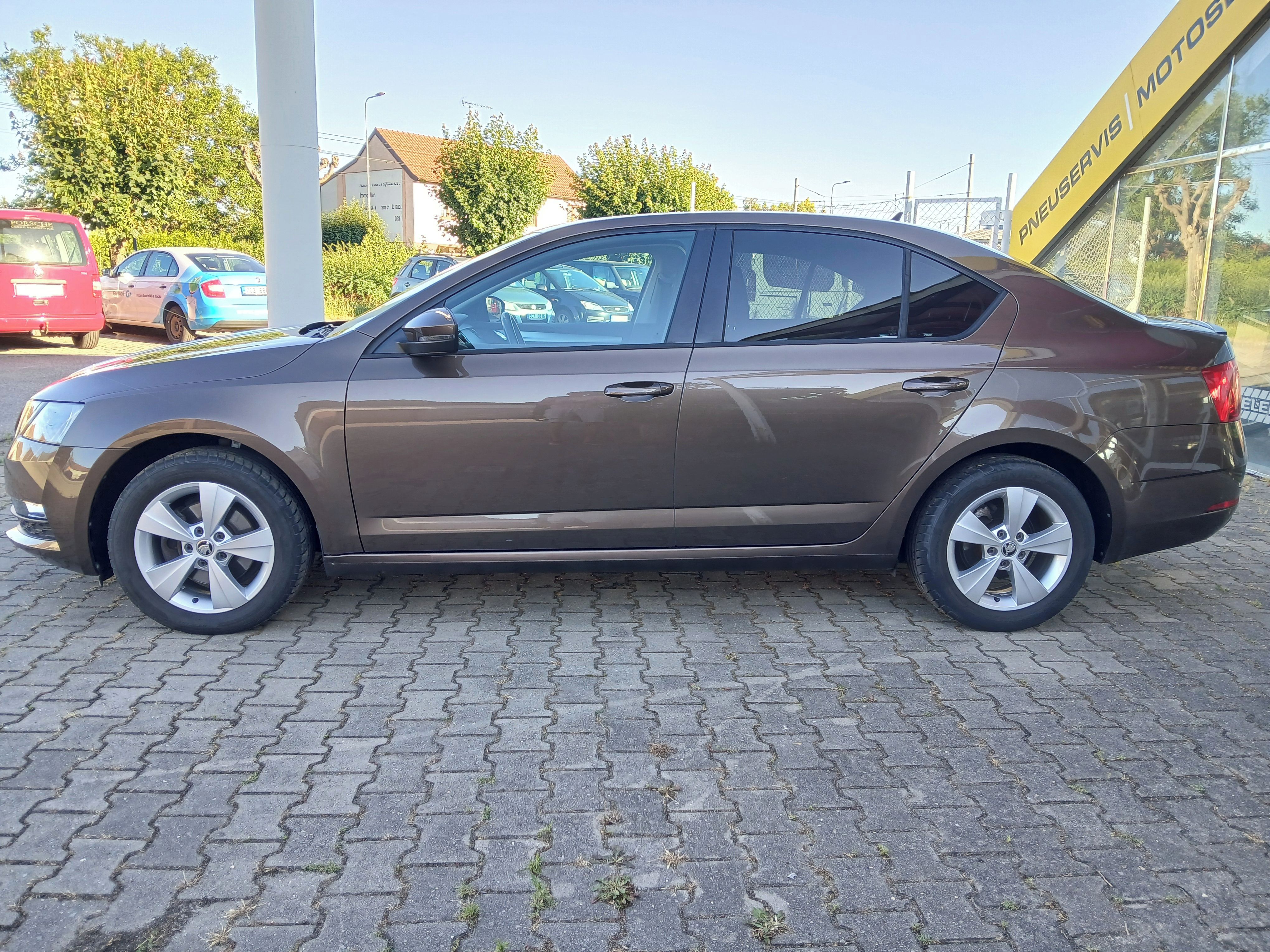 Škoda Octavia, 1.5 TSI, DSG, 110kW, 47tis.km! - fotka 2