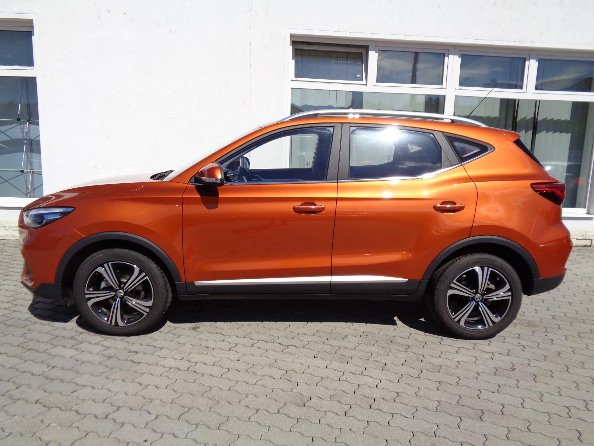 MG ZS, 1,5 106 PS, Ess-plus, MÁLO KM! - fotka 4