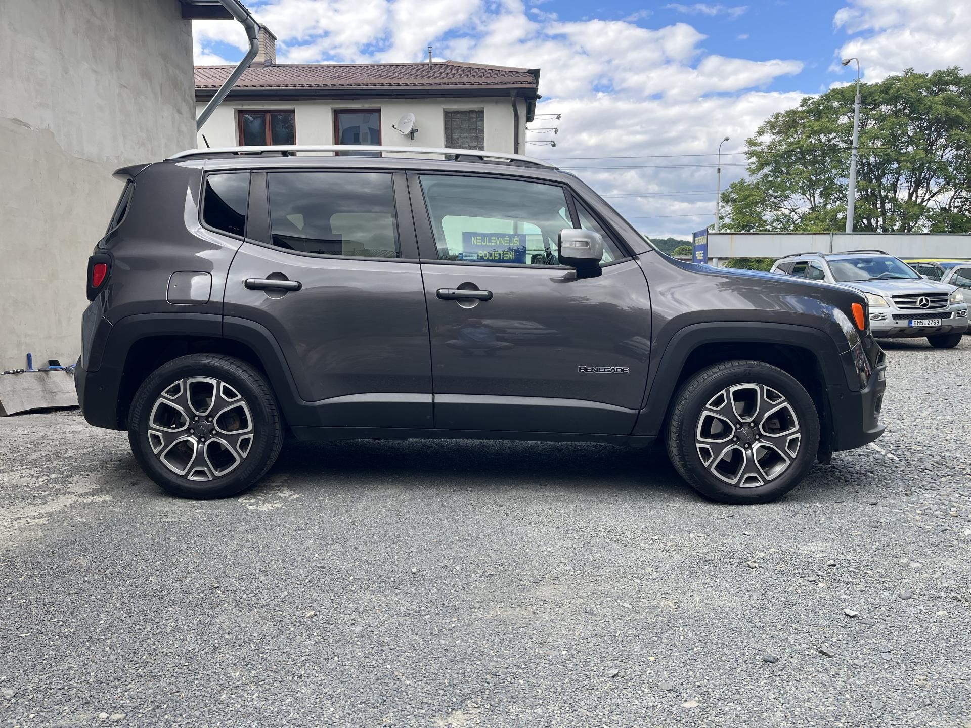 Jeep Renegade, 2,0 D 103 Kw LIMITED 4X4 AT ČR - fotka 4
