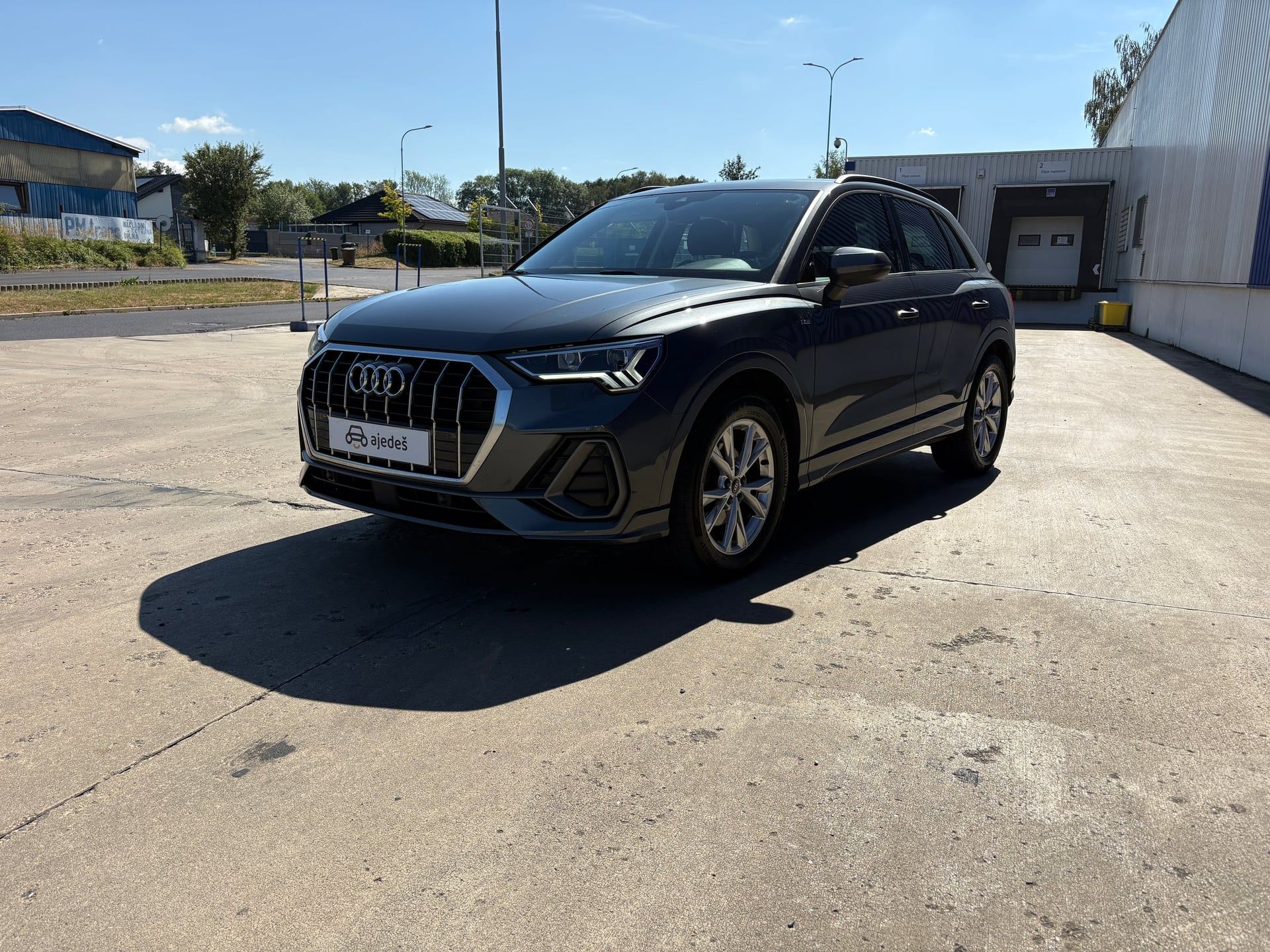 Audi Q3, 2.0 35 TDI/S-Tronic/S-Line - fotka 2