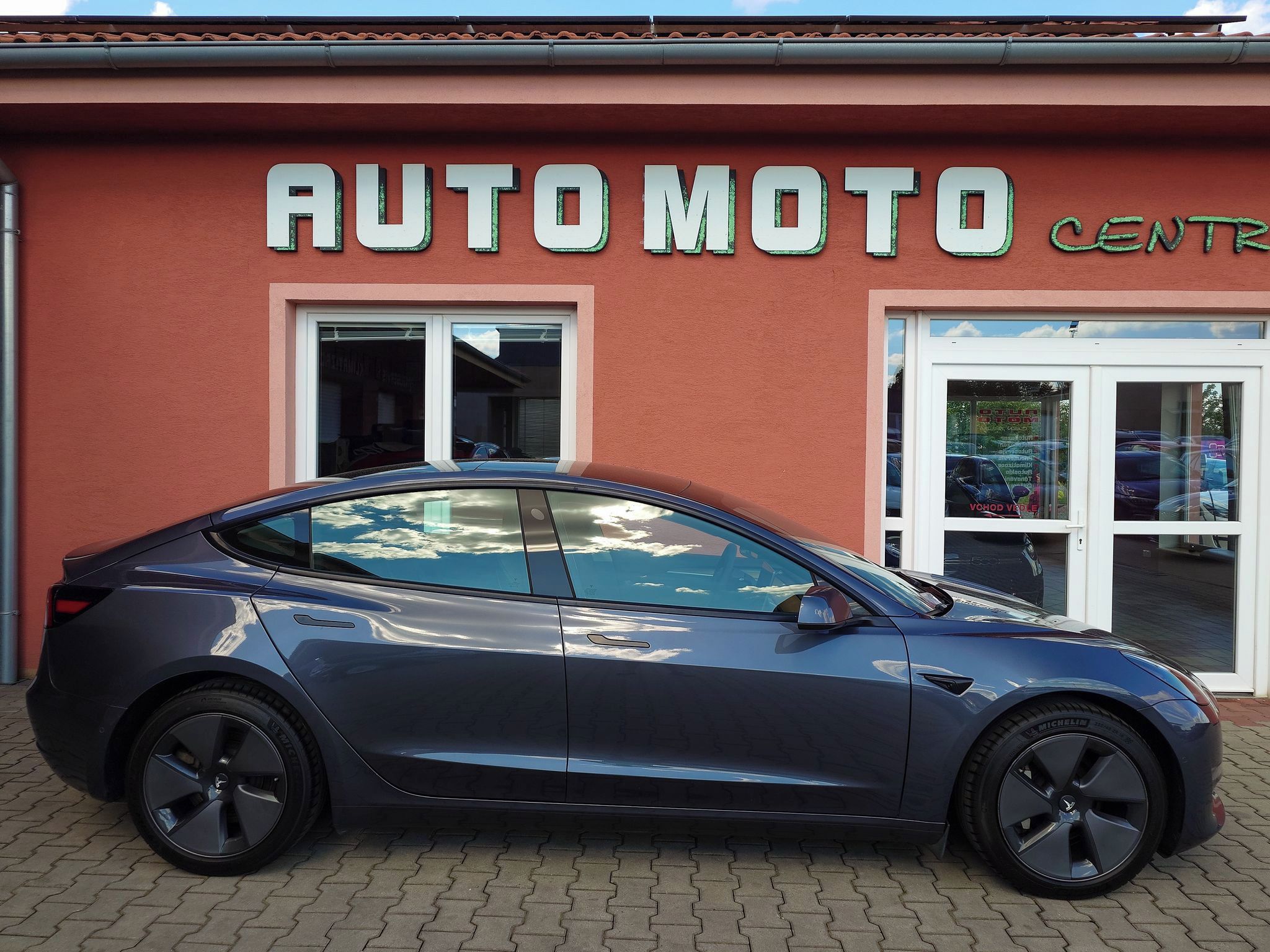 Tesla Model 3, Long Range Dual Motor 366 kW S - fotka 6
