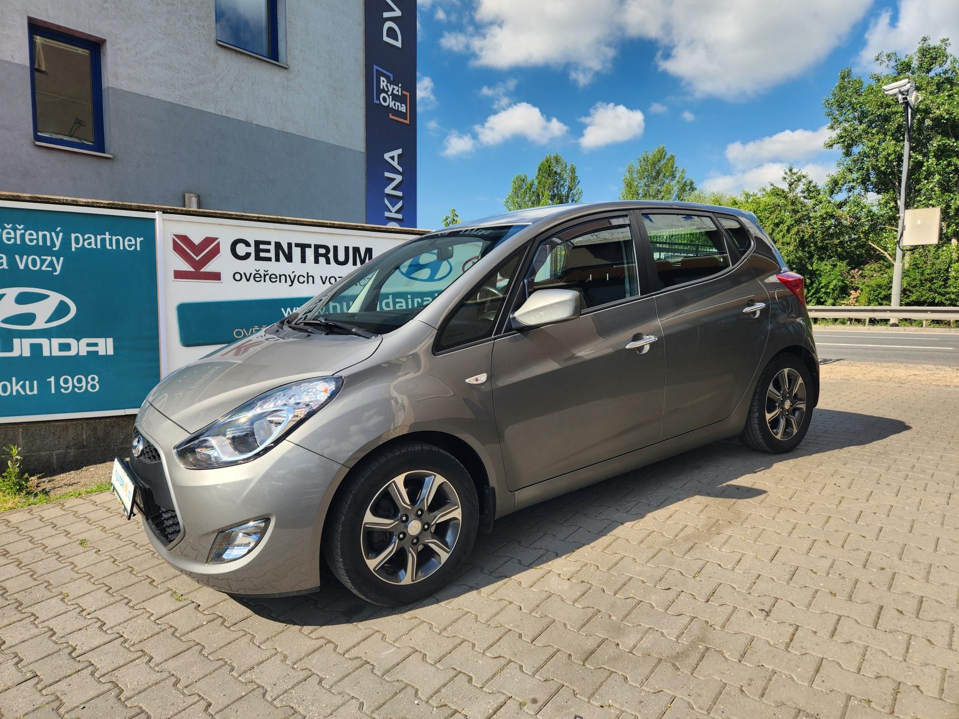 Hyundai ix20, 1.6-KLIMA-SENZORY-ISOFIX