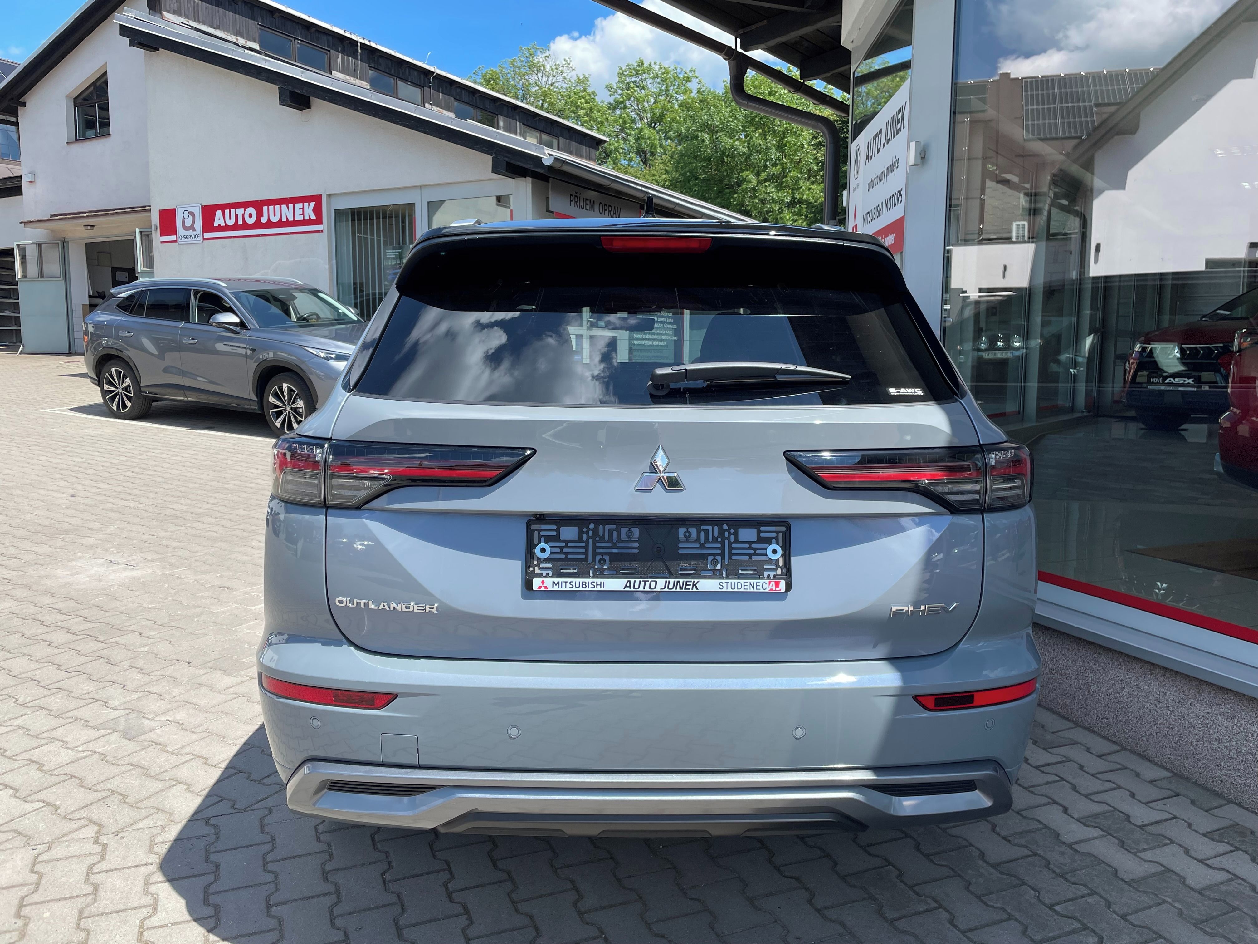 Mitsubishi Outlander, 2.4 PHEV DIAMOND TOP - fotka 4