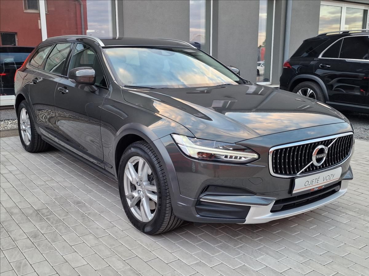 Volvo V90, D4 AWD Cross Country,ČR,1.Maj - fotka 3