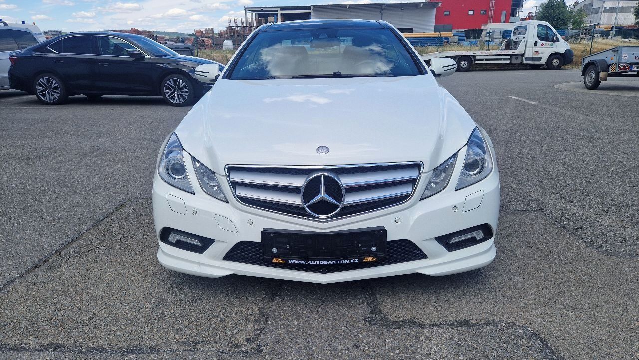 Mercedes-Benz Třídy E, E 500 Avantgarde AMG - fotka 6