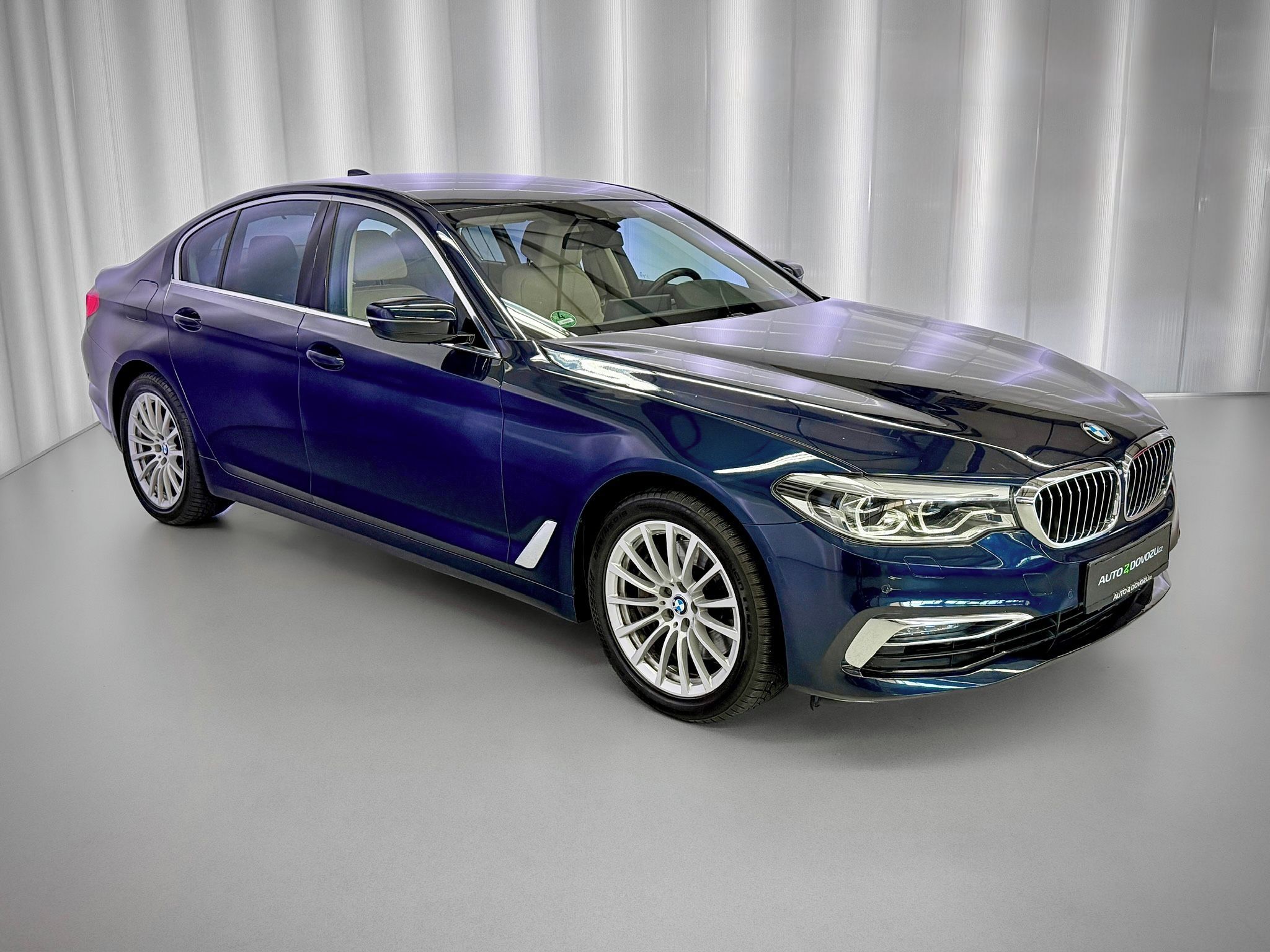 BMW Řada 5, 540i 250KW, LUXURY LINE, LED - fotka 4