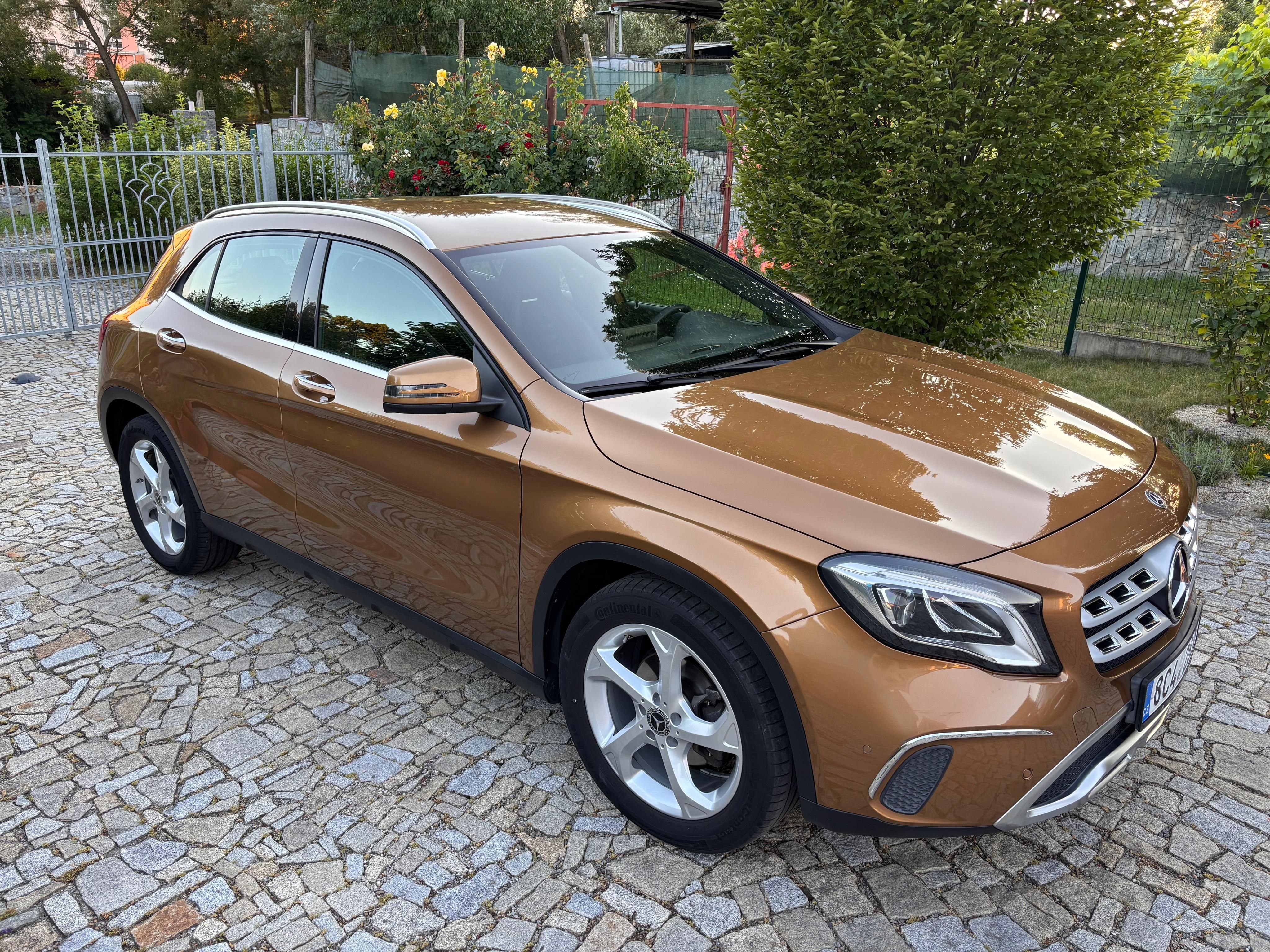 Mercedes-Benz GLA, Mercedes-Benz GLA 180 - fotka 3