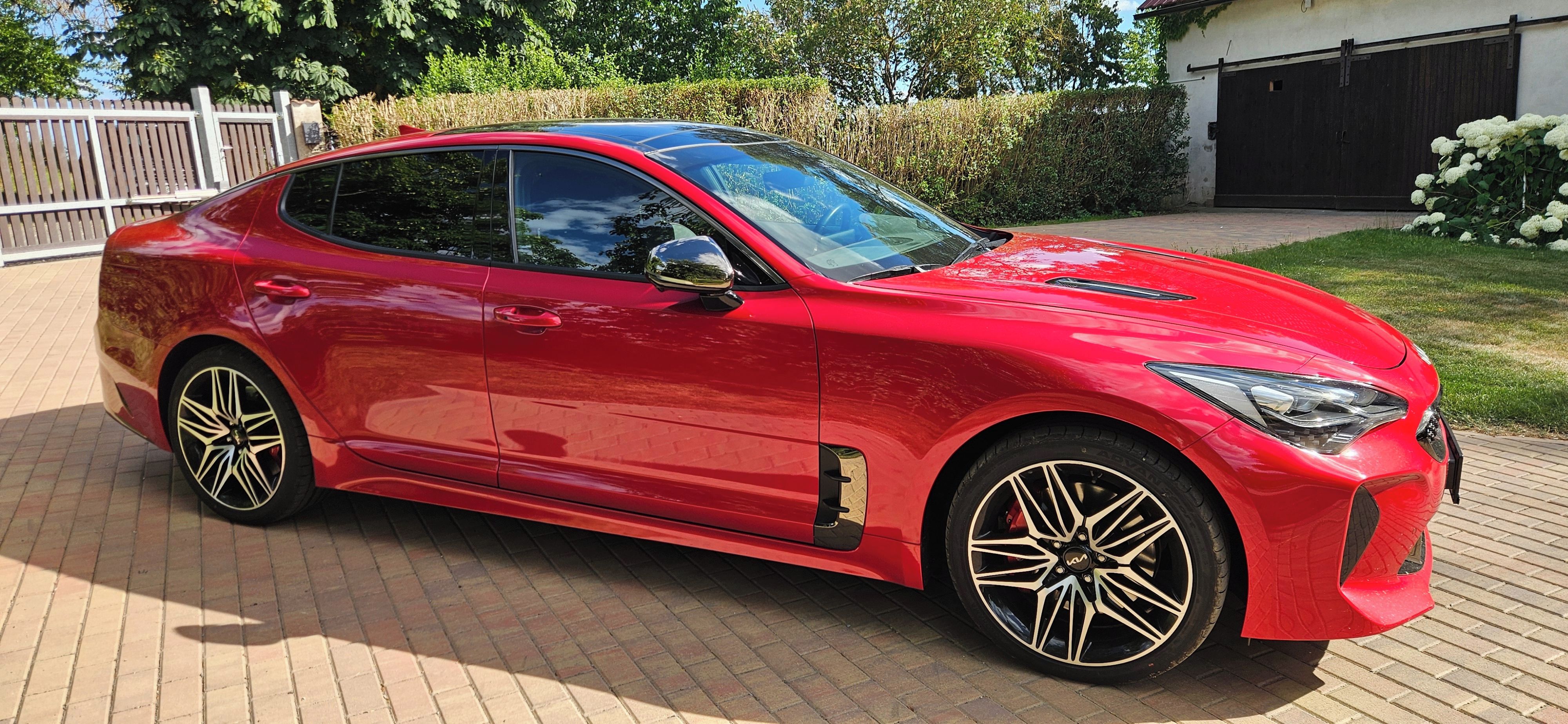 Kia Stinger, Kia Stinger GT 3.3 T-GDi 8AT - fotka 2