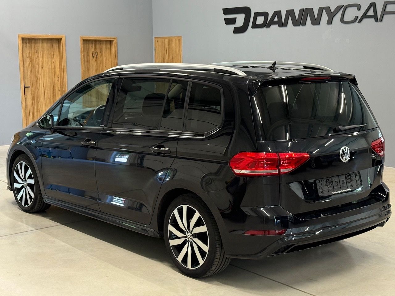 Volkswagen Touran, 1.5TSI 110kw, paket R-LINE - fotka 2