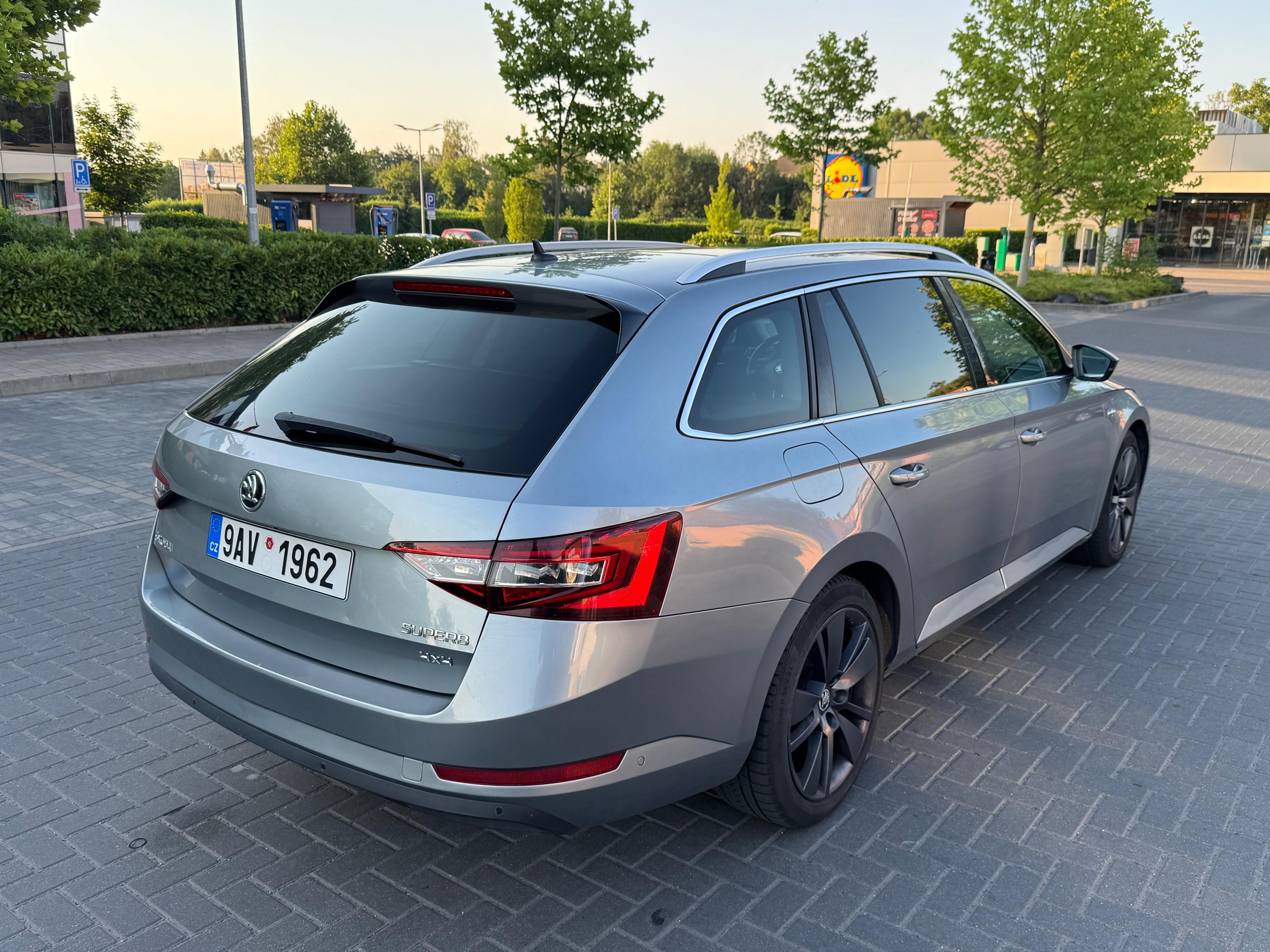 Škoda Superb, 2.0 TDI 140kW 4x4 L&K Webasto - fotka 2