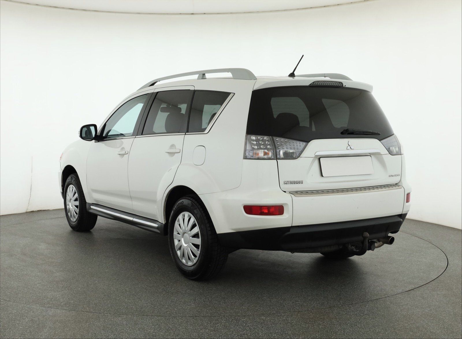 Mitsubishi Outlander, 2.0, po STK, Tažné, polokůže - fotka 4