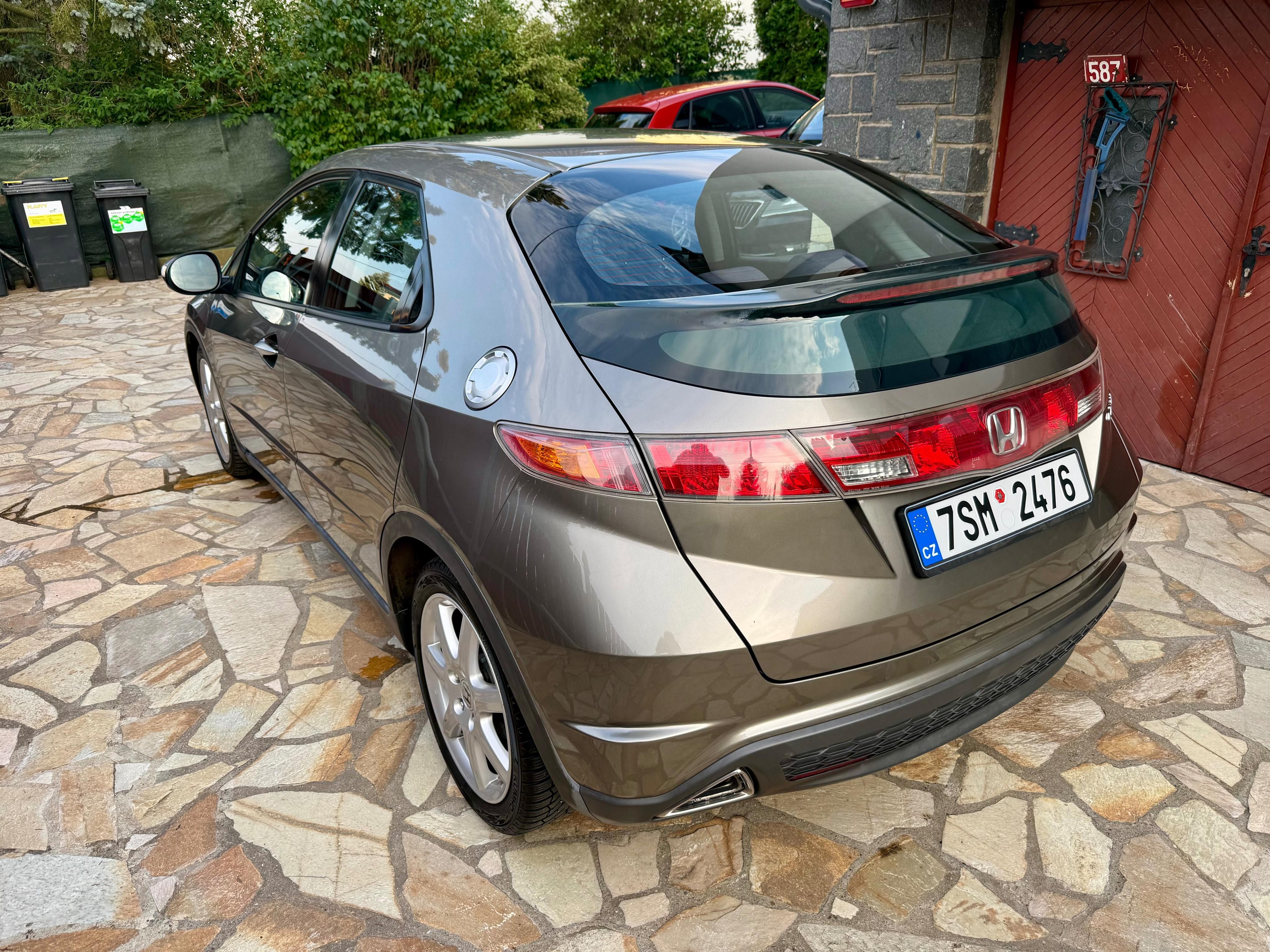 Honda Civic, 1.8 i-VTEC 103KW Sport AUTOMAT - fotka 6
