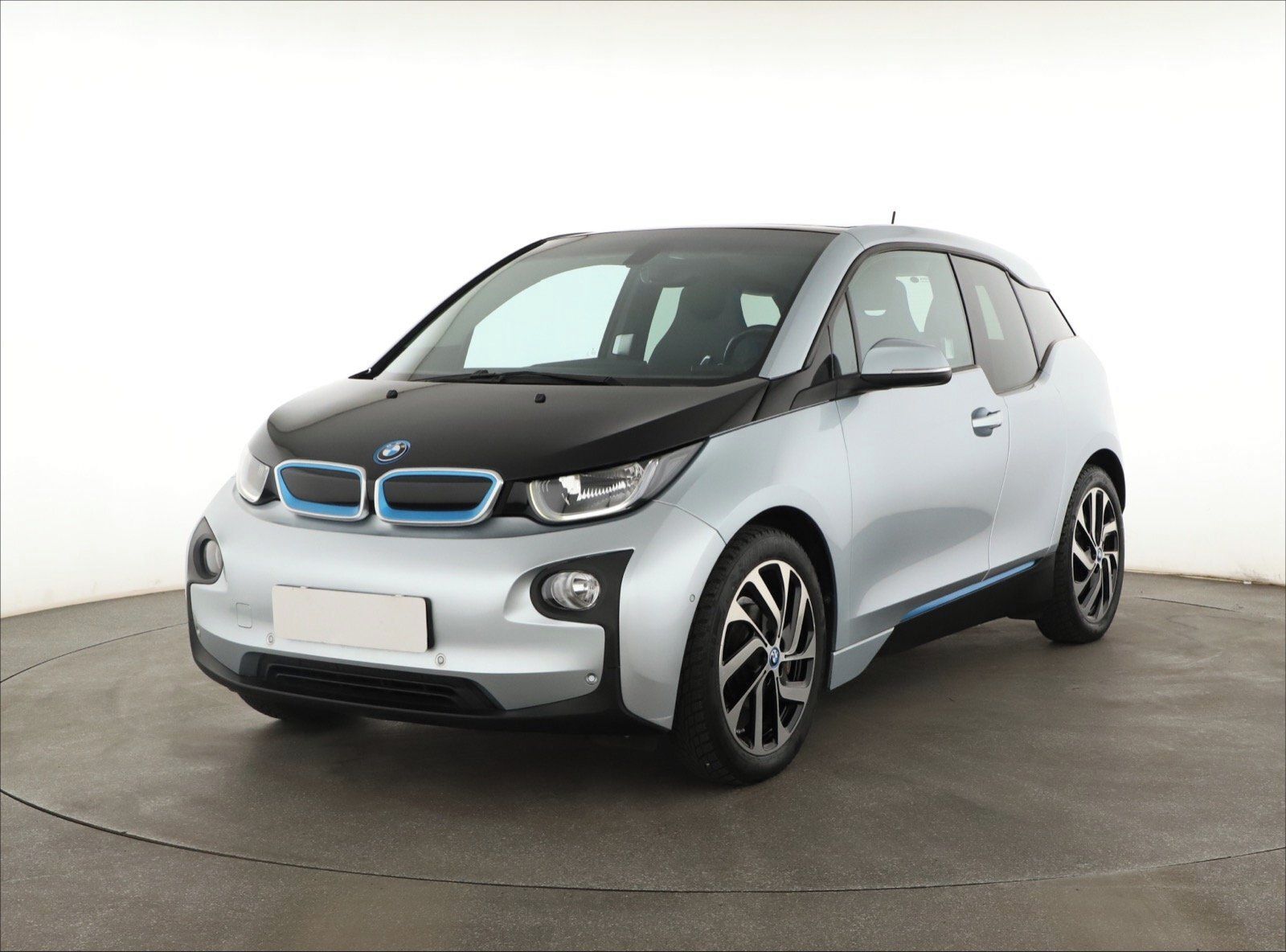 BMW i3, 60Ah BEV, SoH 74%, Automat - fotka 2