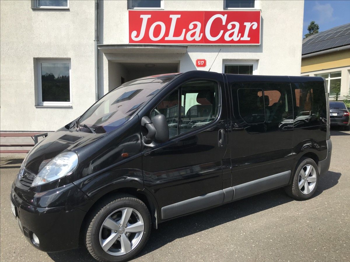 Opel Vivaro, 2,5 CDTi 107kW 8míst - fotka 2