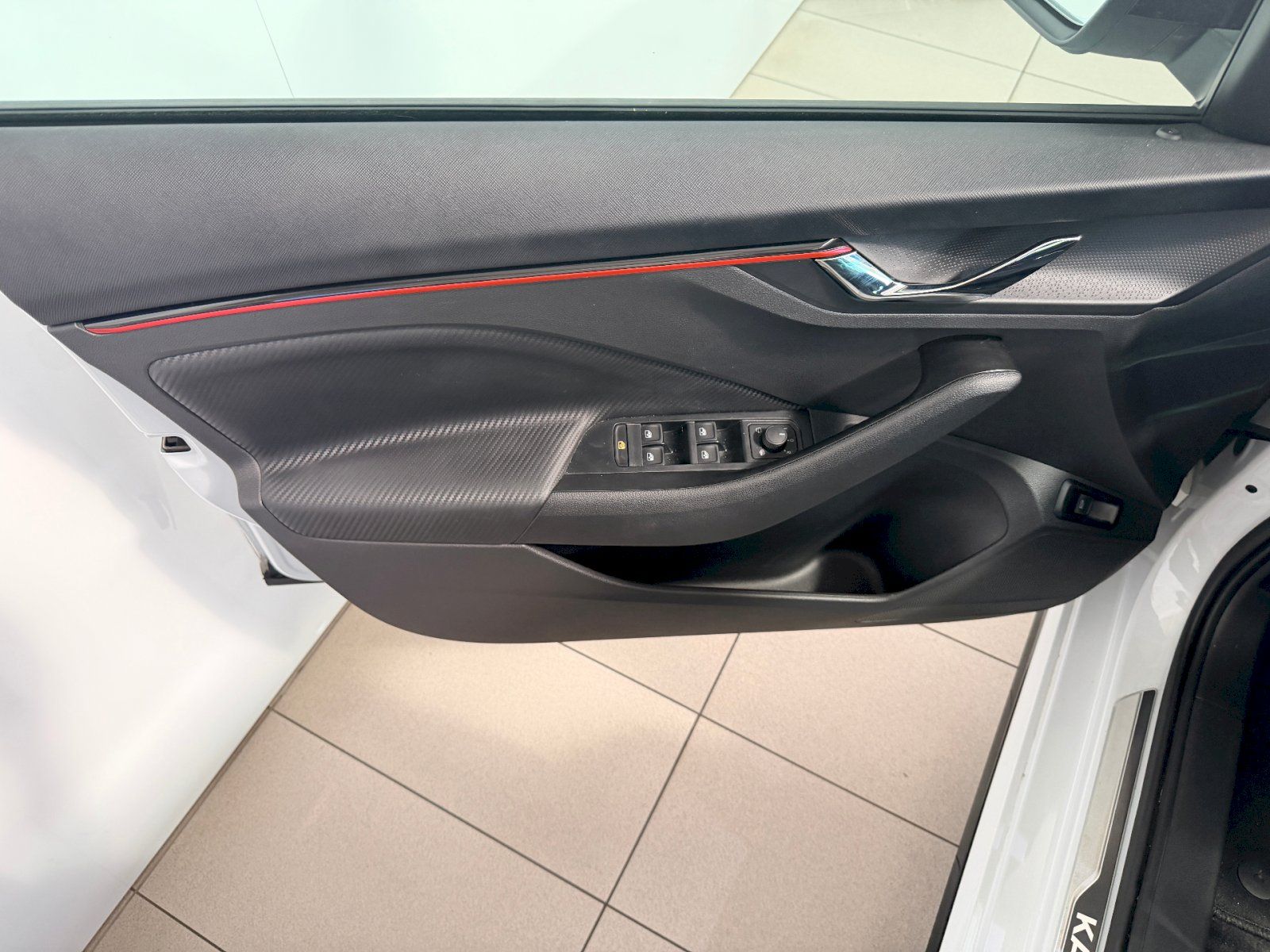 Škoda Kamiq, 1.0 TSI 85 kW A7F Monte Carlo - fotka 6