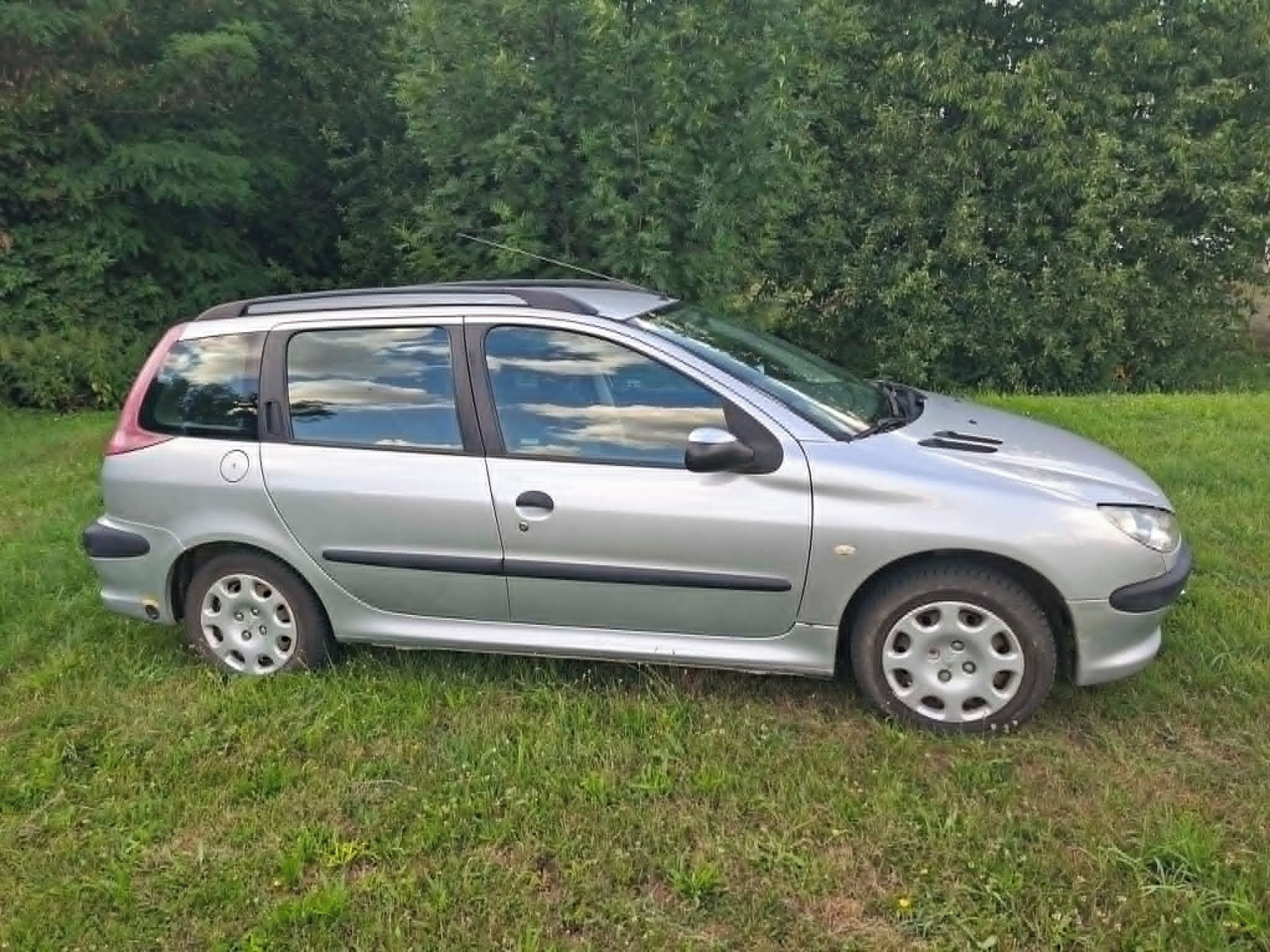 Peugeot 206, kombi, benzín+LPG - fotka 6