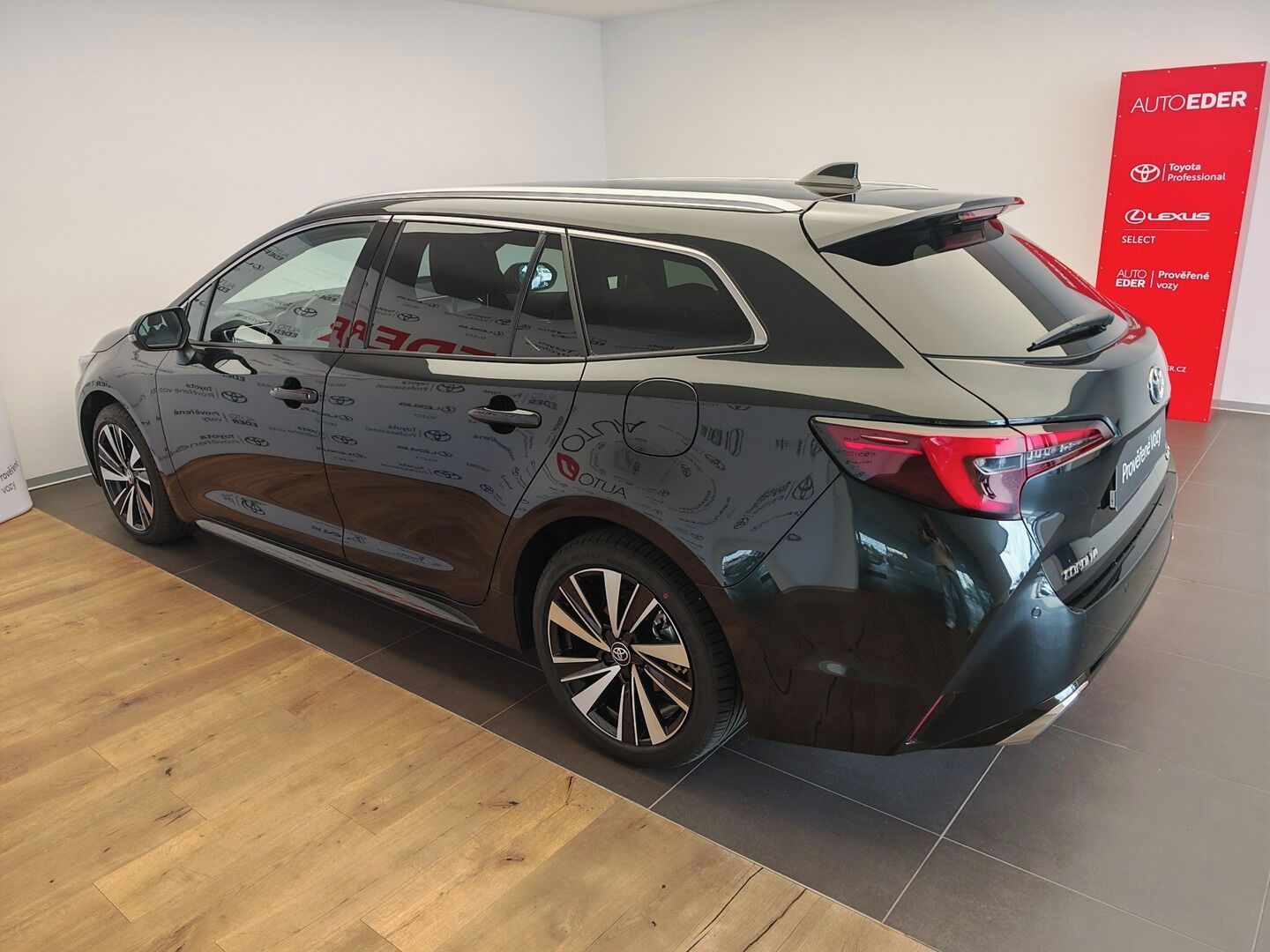 Toyota Corolla, Touring Sports 2.0 Hybrid - fotka 6