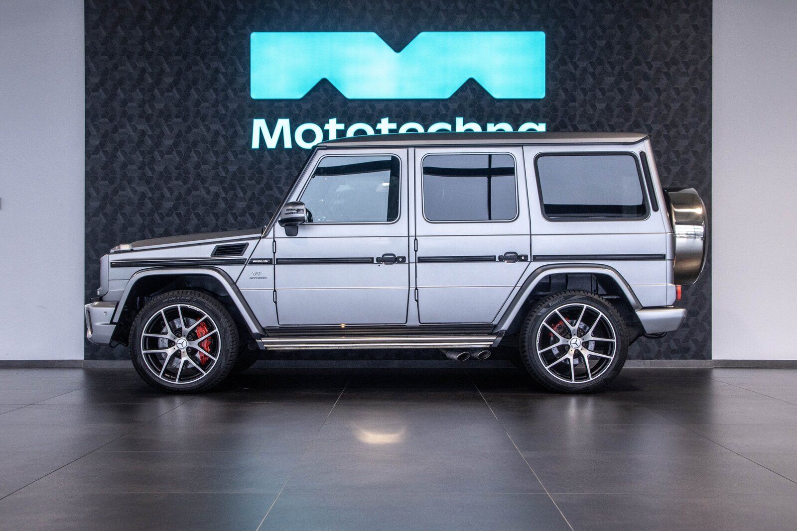 Mercedes-Benz Třídy G, 63 AMG - fotka 2