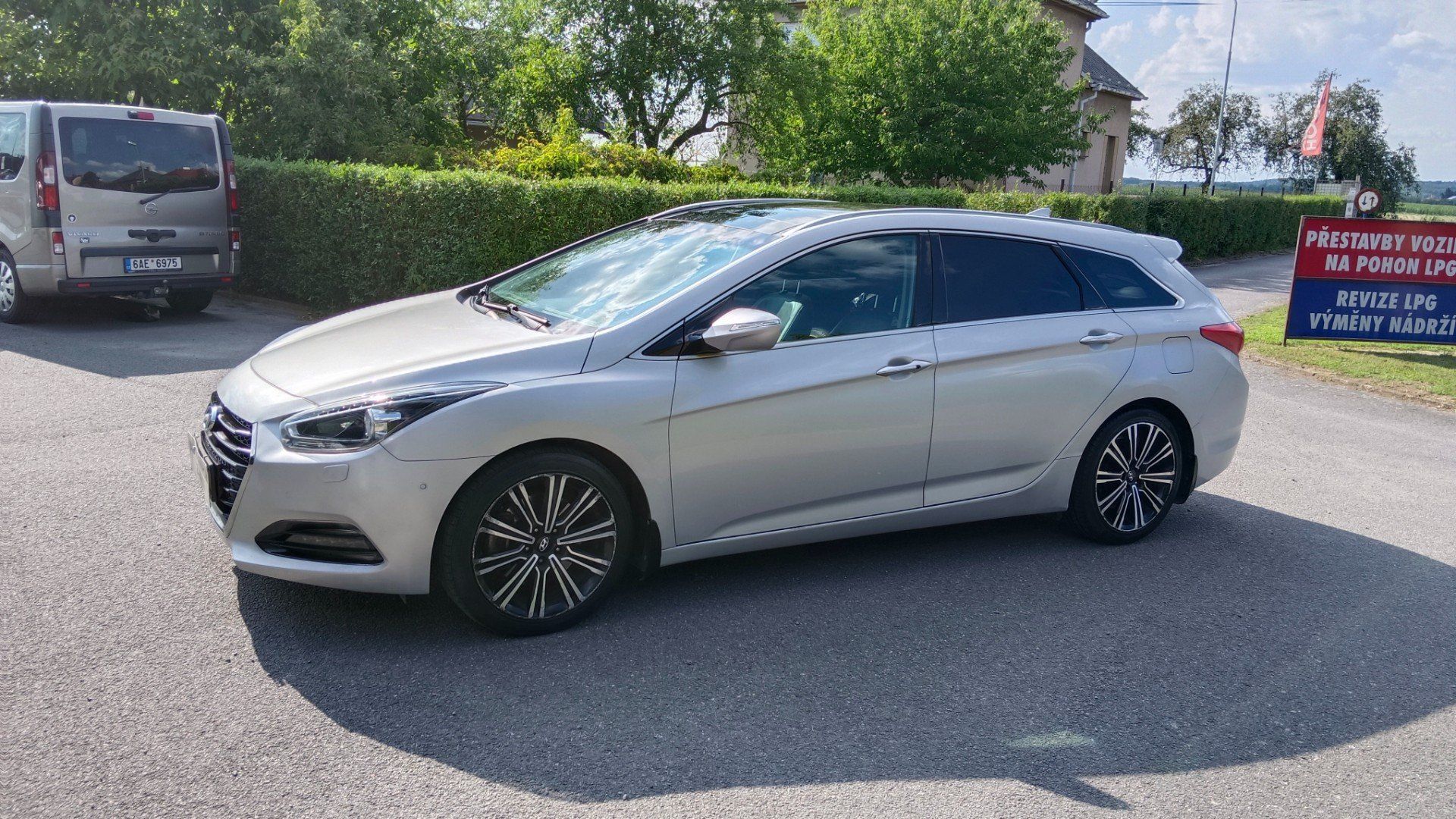 Hyundai i40, 1.7 D 104 KW - fotka 4