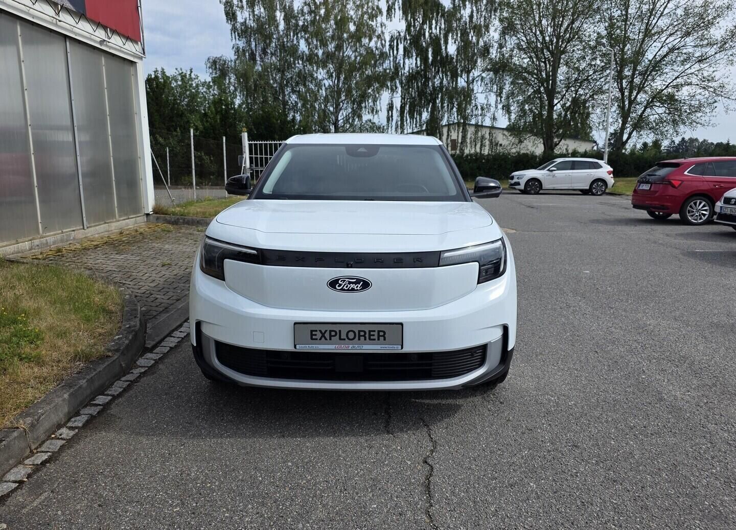 Ford Explorer, Elektrický  AWD Premium 79 kWh - fotka 2