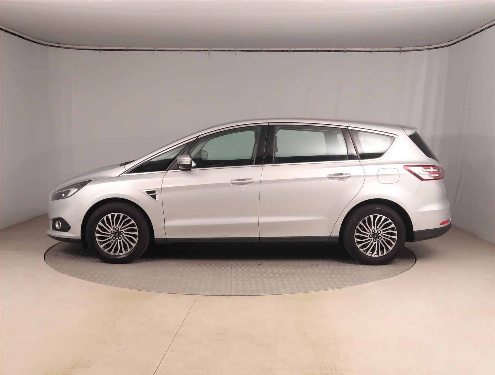 Ford S-MAX, 2.0 TDCi, Titanium, Automat - fotka 3