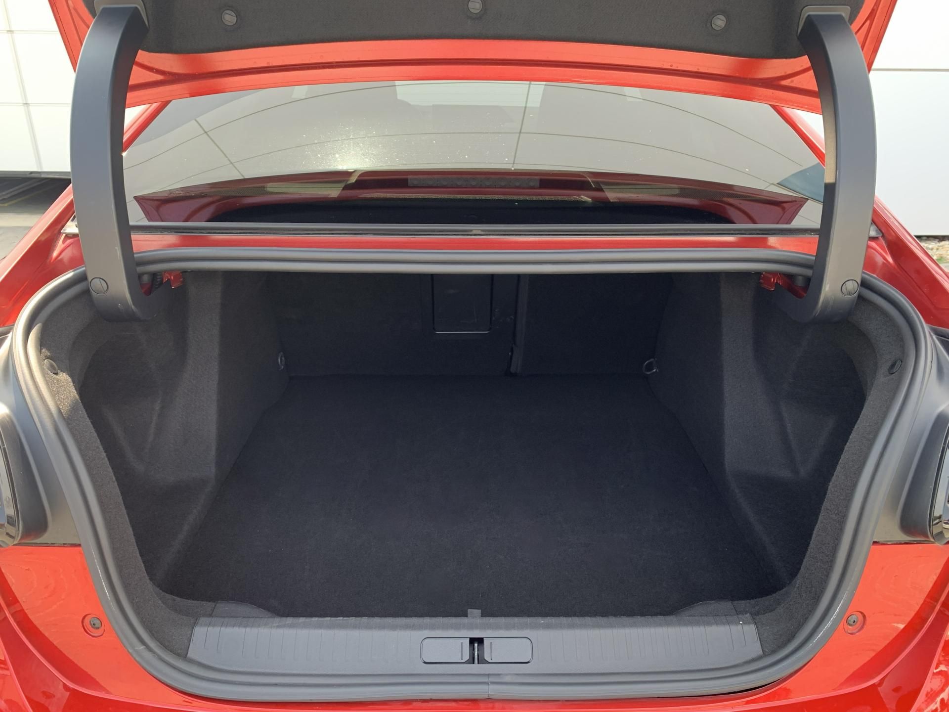 Citroën C4 X, C4 X SHINE 1.2 PureTech 96kW - fotka 5