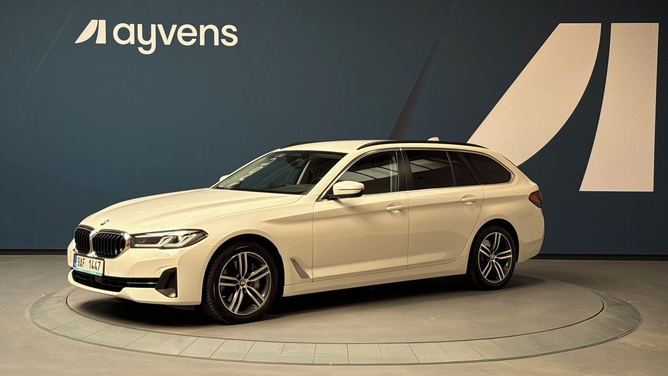 BMW Řada 5, 3.0 530d xDrive AT Touring - fotka 4