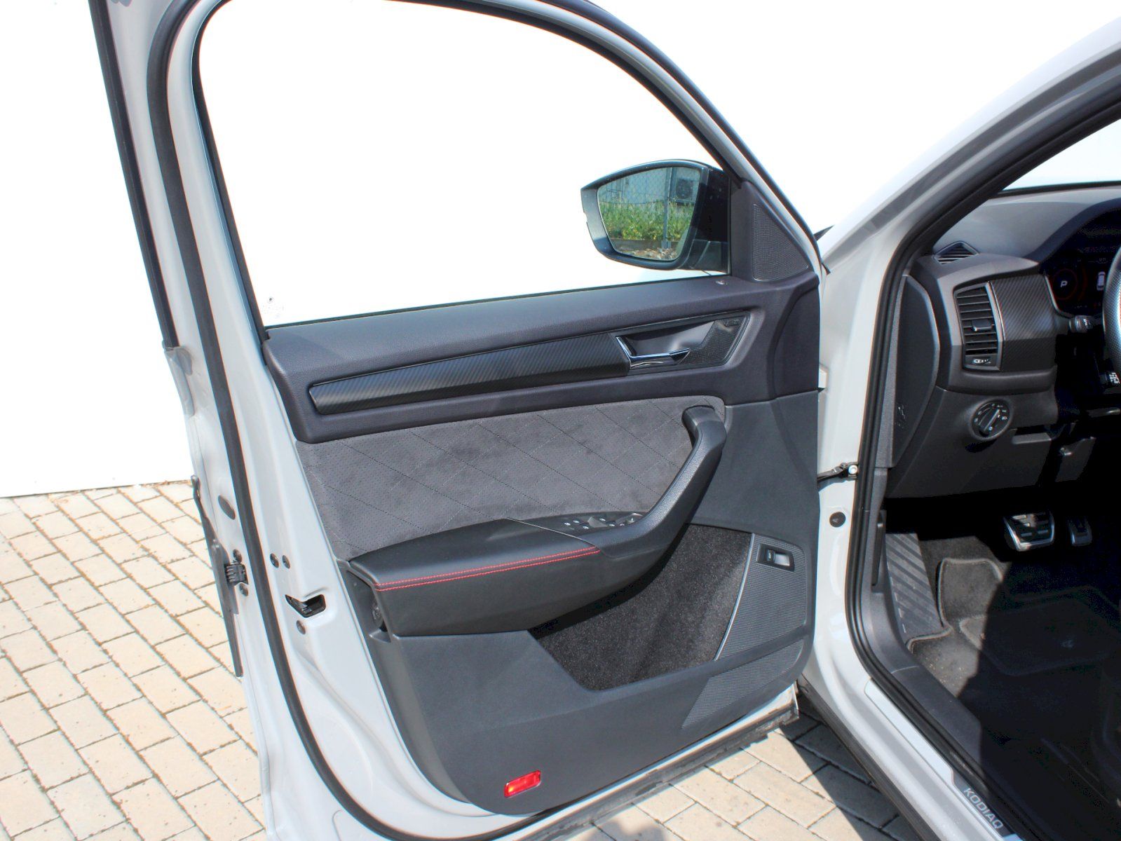 Škoda Kodiaq, 2.0 Bi-TDI 176 kW RS 4x4 DSG - fotka 6