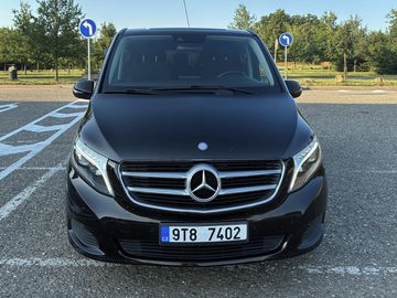 V220d L, 7 míst, automat, ČR