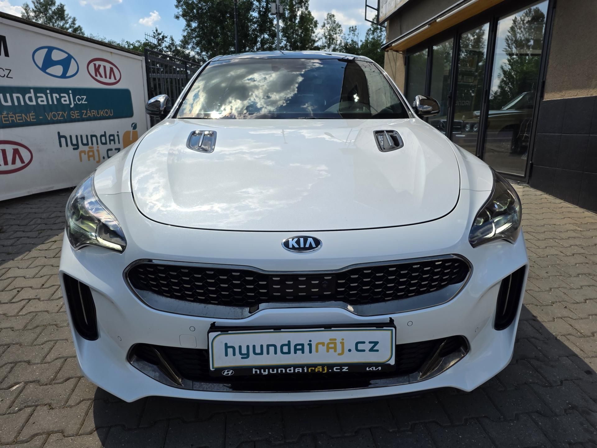 Kia Stinger, 3.3-PANORAMA-AUTOMAT-KŮŽE - fotka 2
