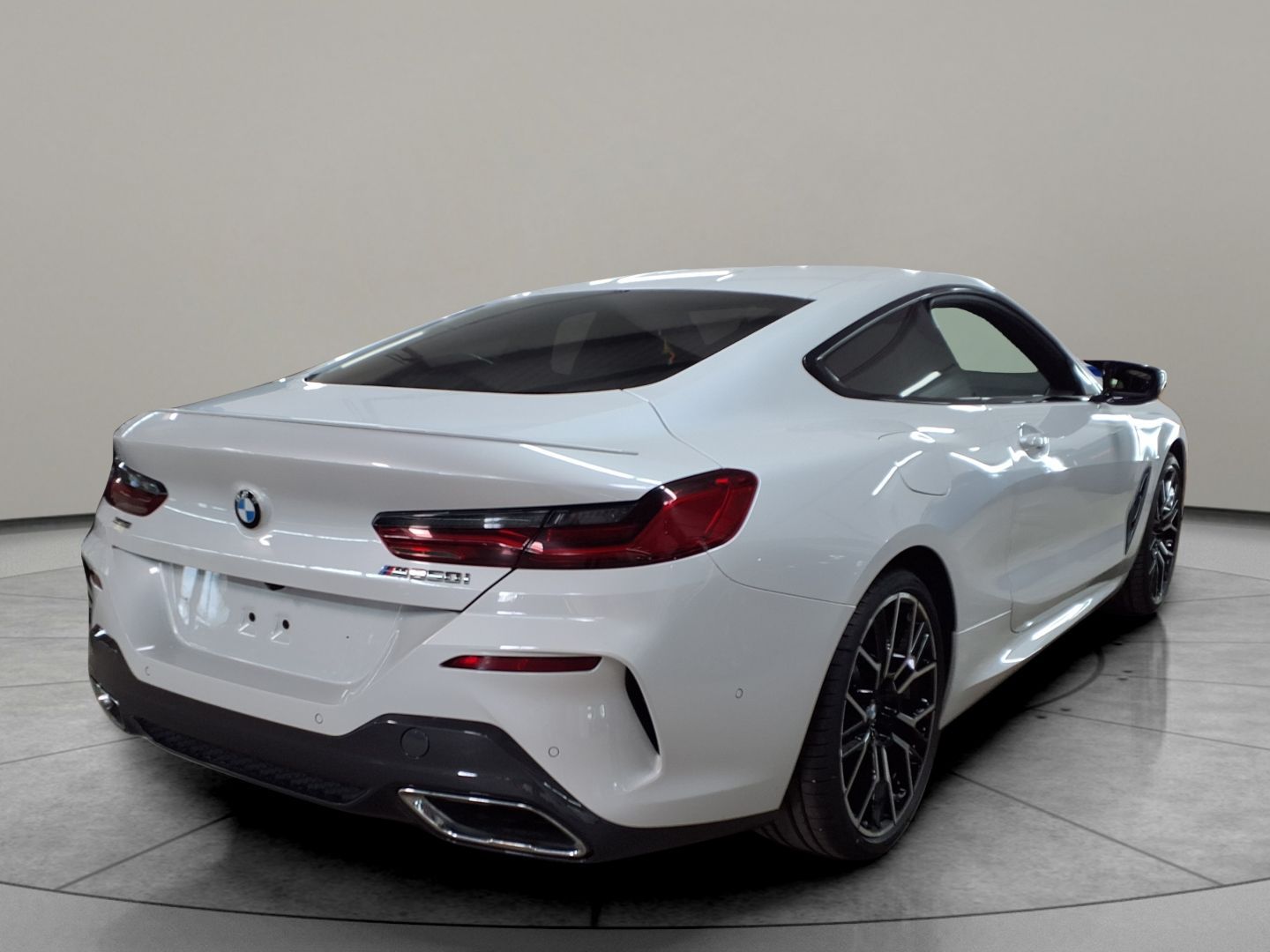 BMW Řada 8, M850i xDrive Coupé 10/2025 TOP - fotka 4