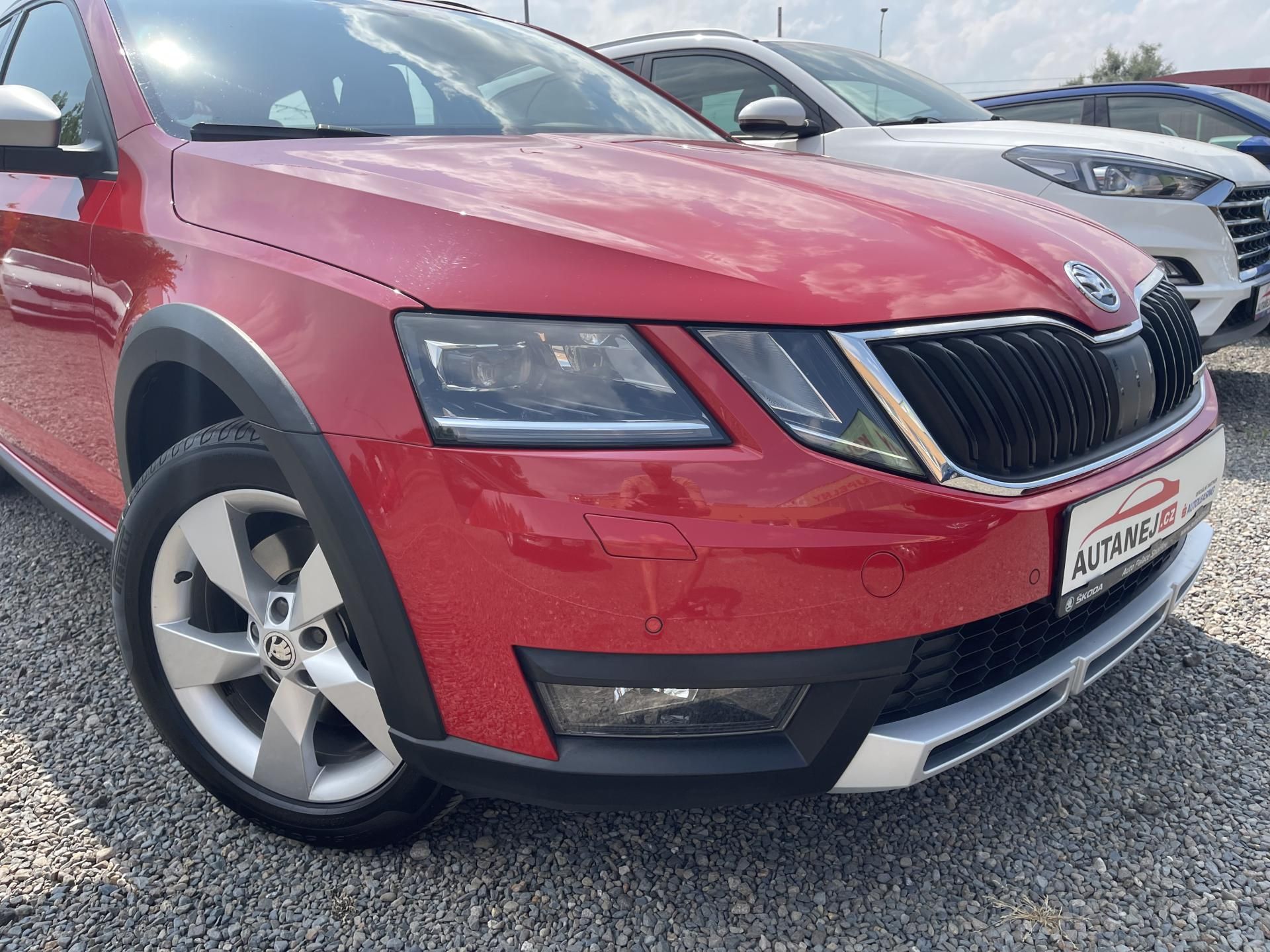 Škoda Octavia, 2.0 TDi 135kW SCOUT DSG 4x4 ČR - fotka 2