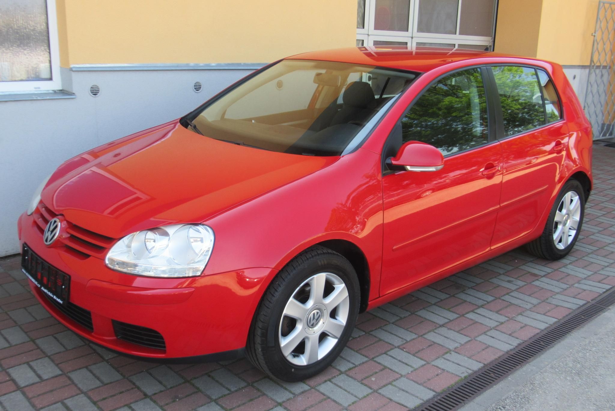 Volkswagen Golf, 1.4i AUT. KLIMA NOVÉ ROZVODY - fotka 4