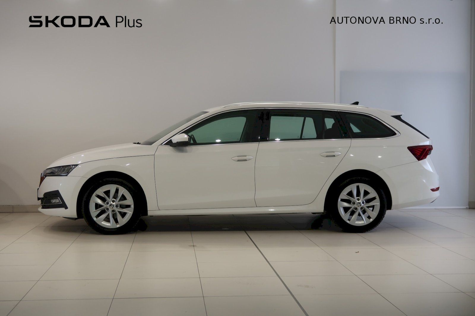 Škoda Octavia, Combi 2.0 TDI 110kW Style - fotka 3